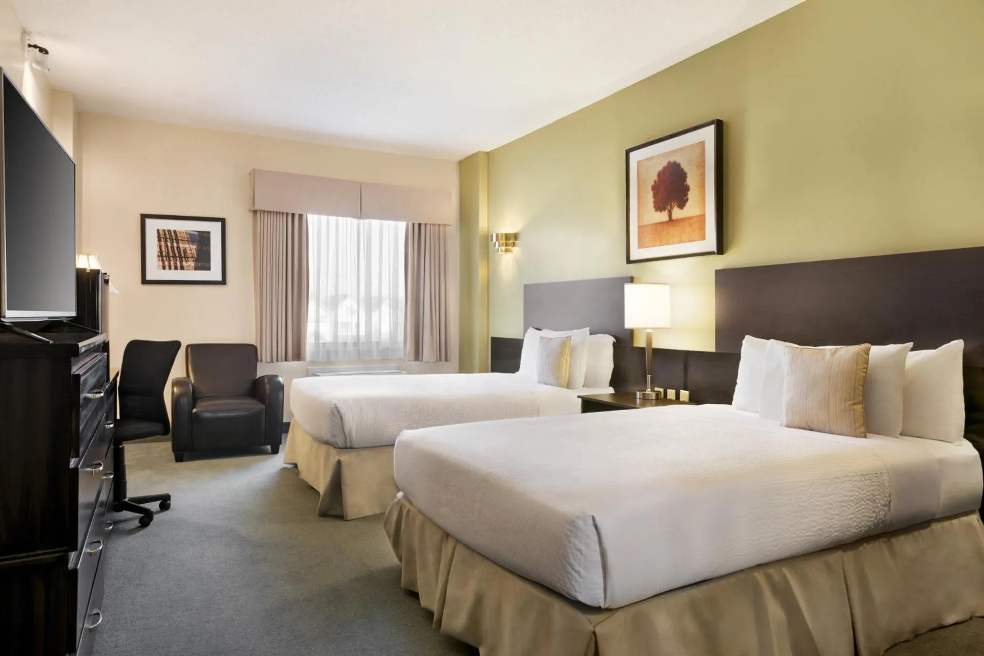 Dog Friendly Hotel $Sainte-Hélène-de-Bagot - $Days Inn by Wyndham Ste. Helene-de-Bagot