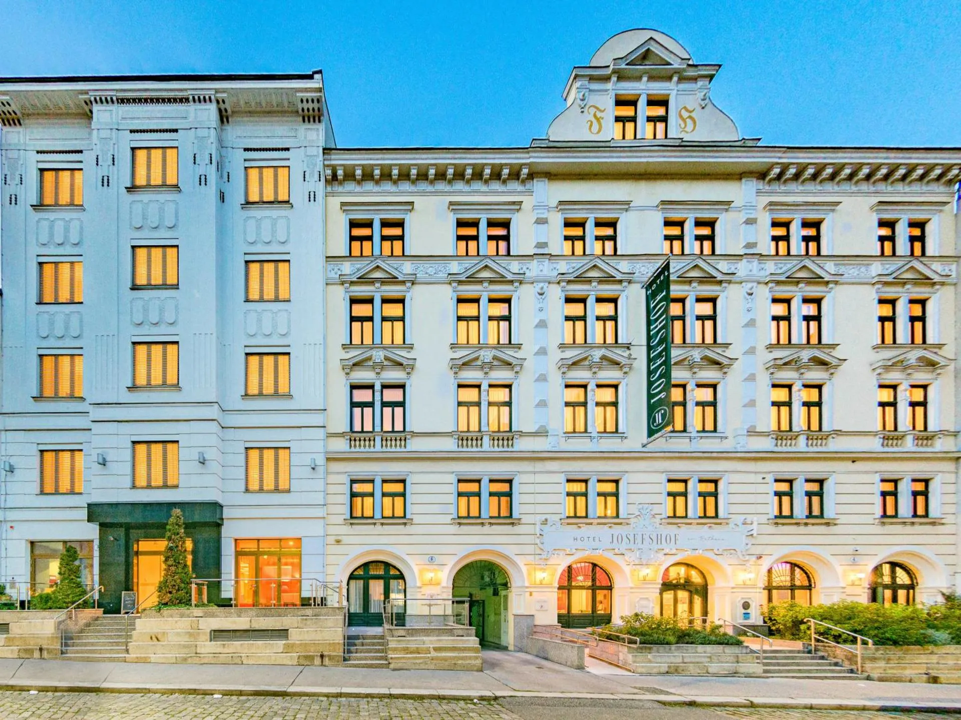 Dog Friendly Hotel $Vienna - $Hotel Josefshof am Rathaus