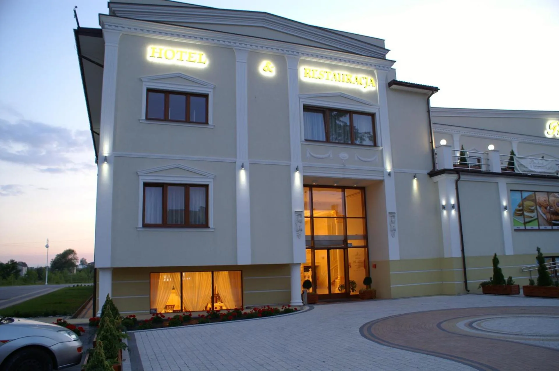 Dog Friendly Hotel $Kock - $Hotel President