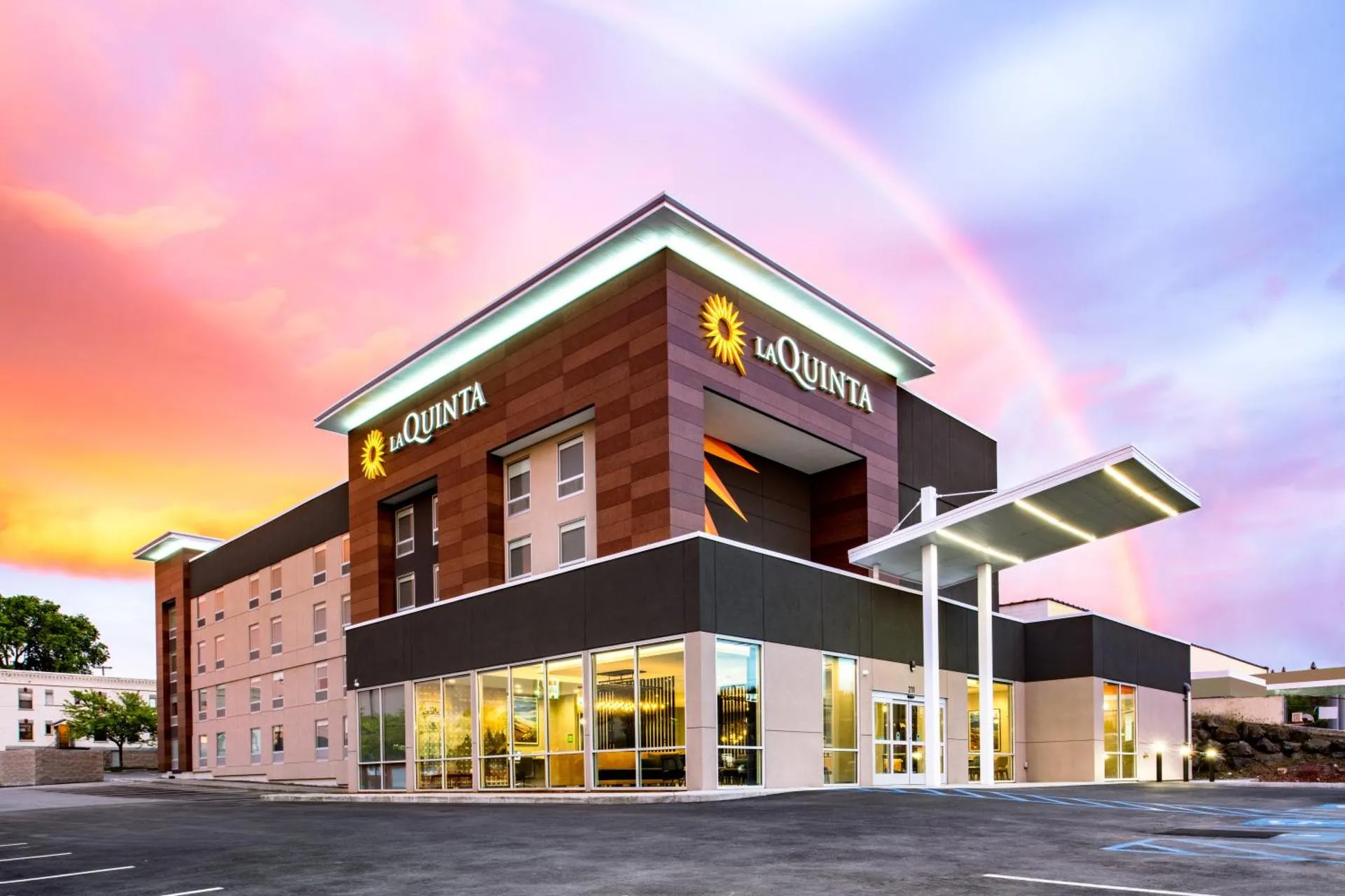 Dog Friendly Hotel $Spokane - $La Quinta Inn & Suites by Wyndham Spokane Downtown
