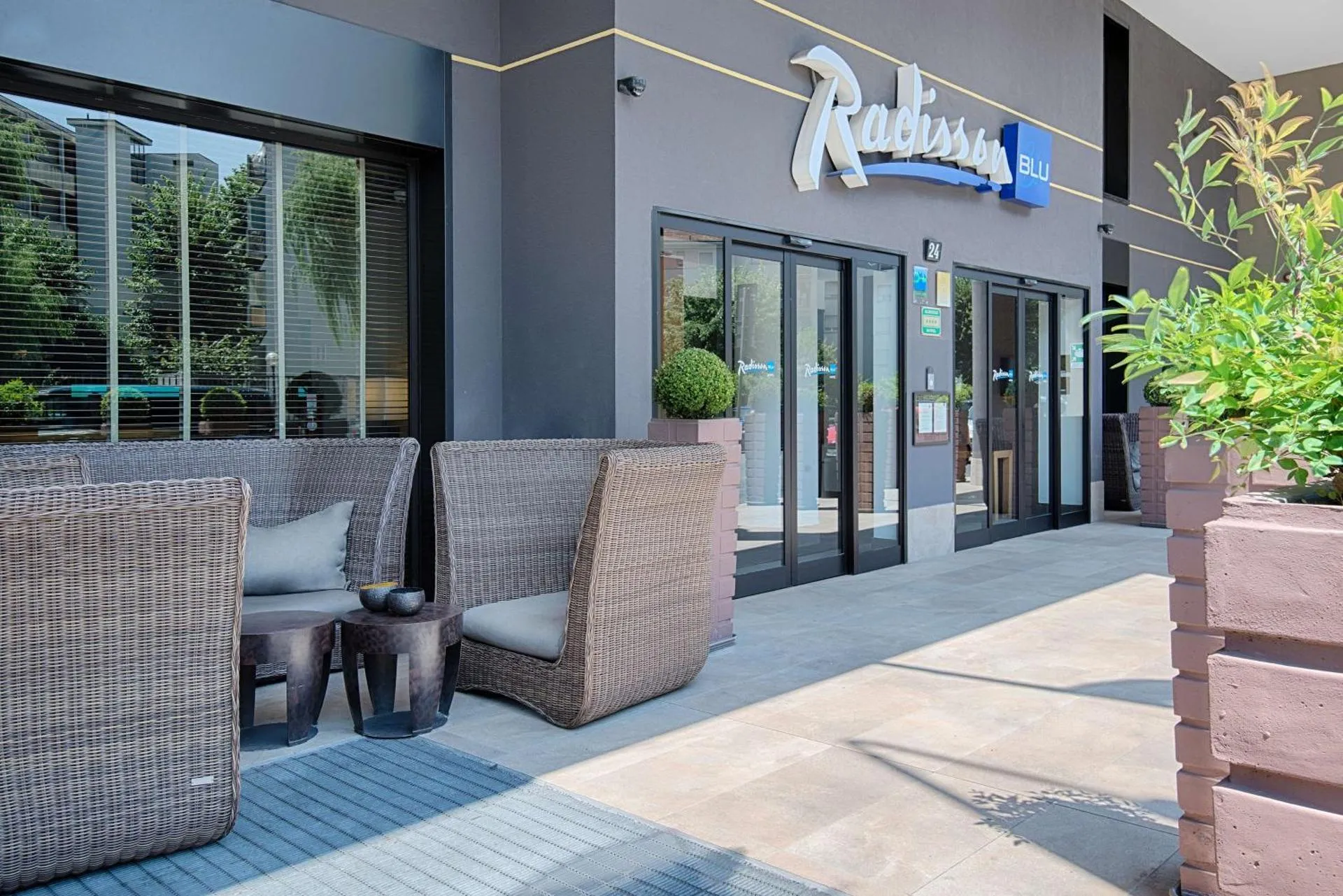 Dog Friendly Hotel $Milan - $Radisson Blu Hotel Milan