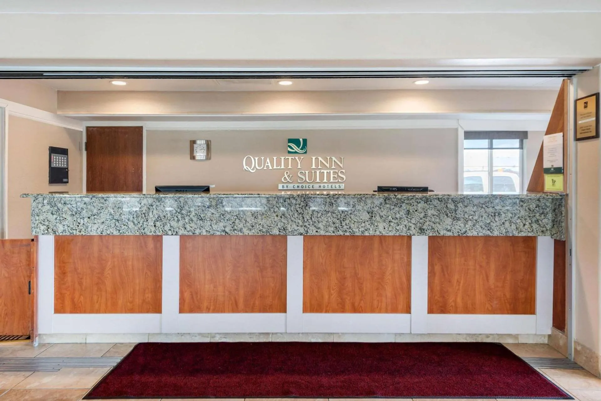 Dog Friendly Hotel $Limon - $Quality Inn & Suites Limon