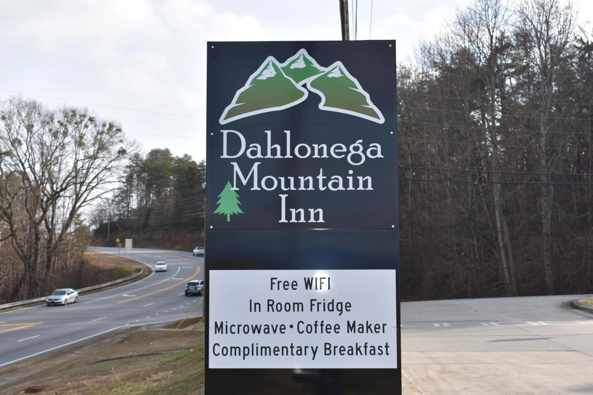 Dog Friendly Hotel $Dahlonega - $Dahlonega Mountain Inn