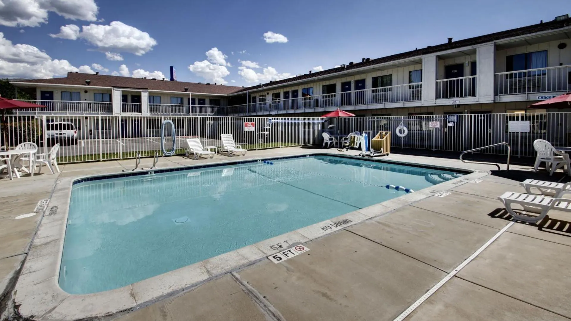 Dog Friendly Hotel $Woods Cross - $Motel 6-Woods Cross, UT - Salt Lake City - North