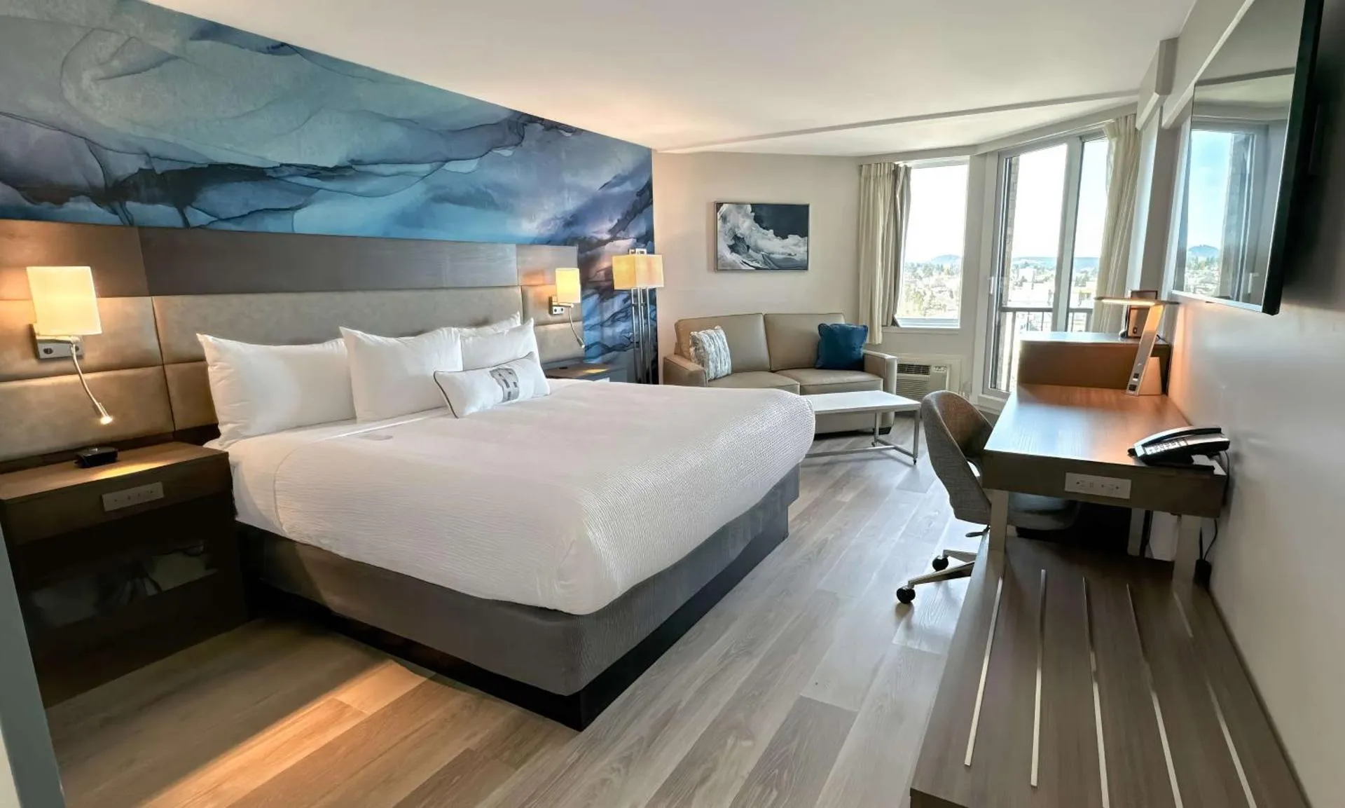 Dog Friendly Hotel $Nanaimo - $Coast Bastion Hotel