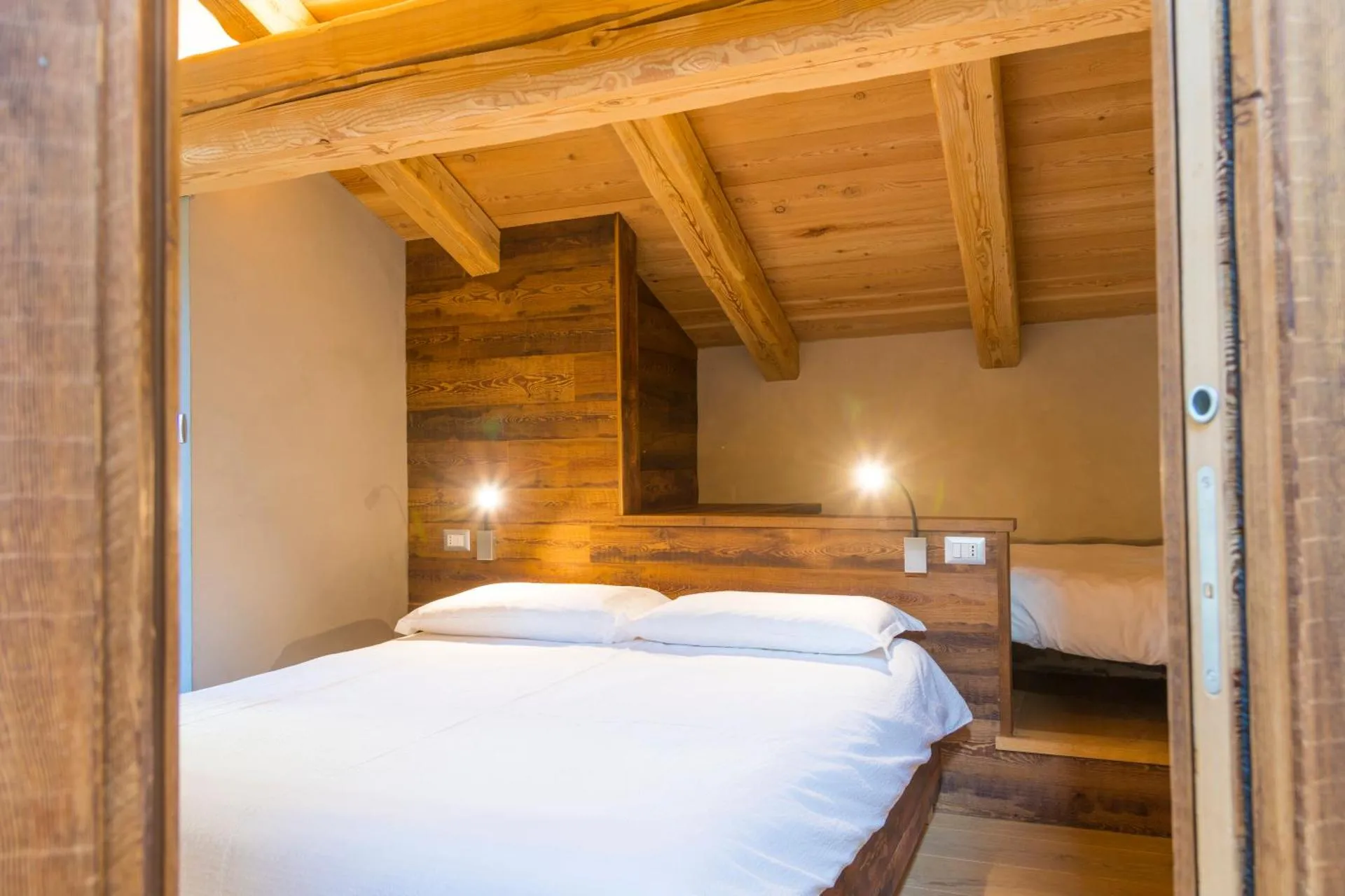 Dog Friendly Aparthotel $Usseaux - $LA PLACETTE - Albergo diffuso e trattoria