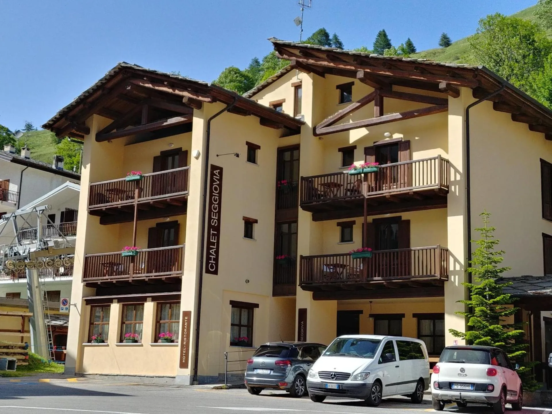 Dog Friendly Hotel $Pontechianale - $CHALET SEGGIOVIA