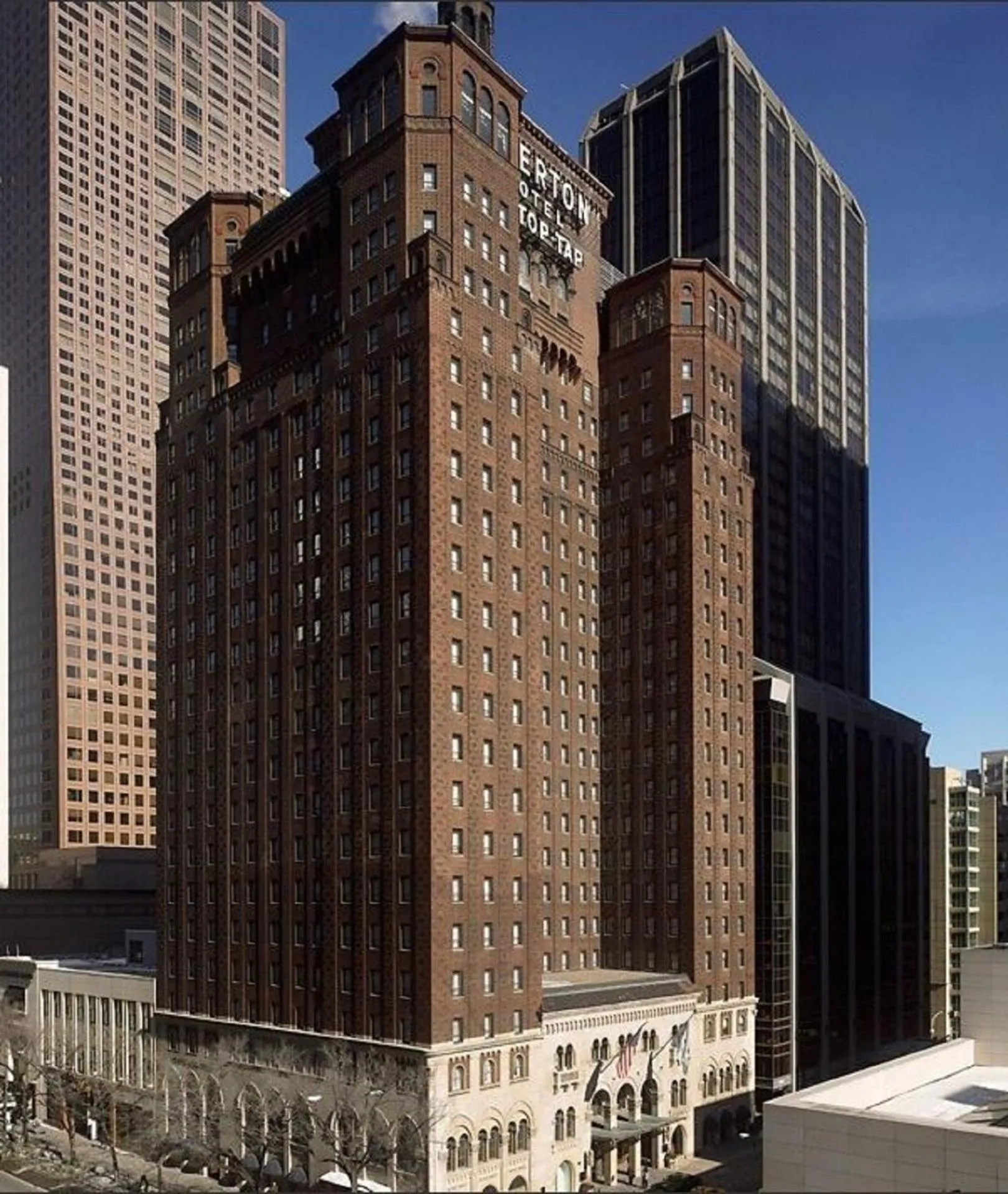 Dog Friendly Hotel $Chicago - $Warwick Allerton Chicago