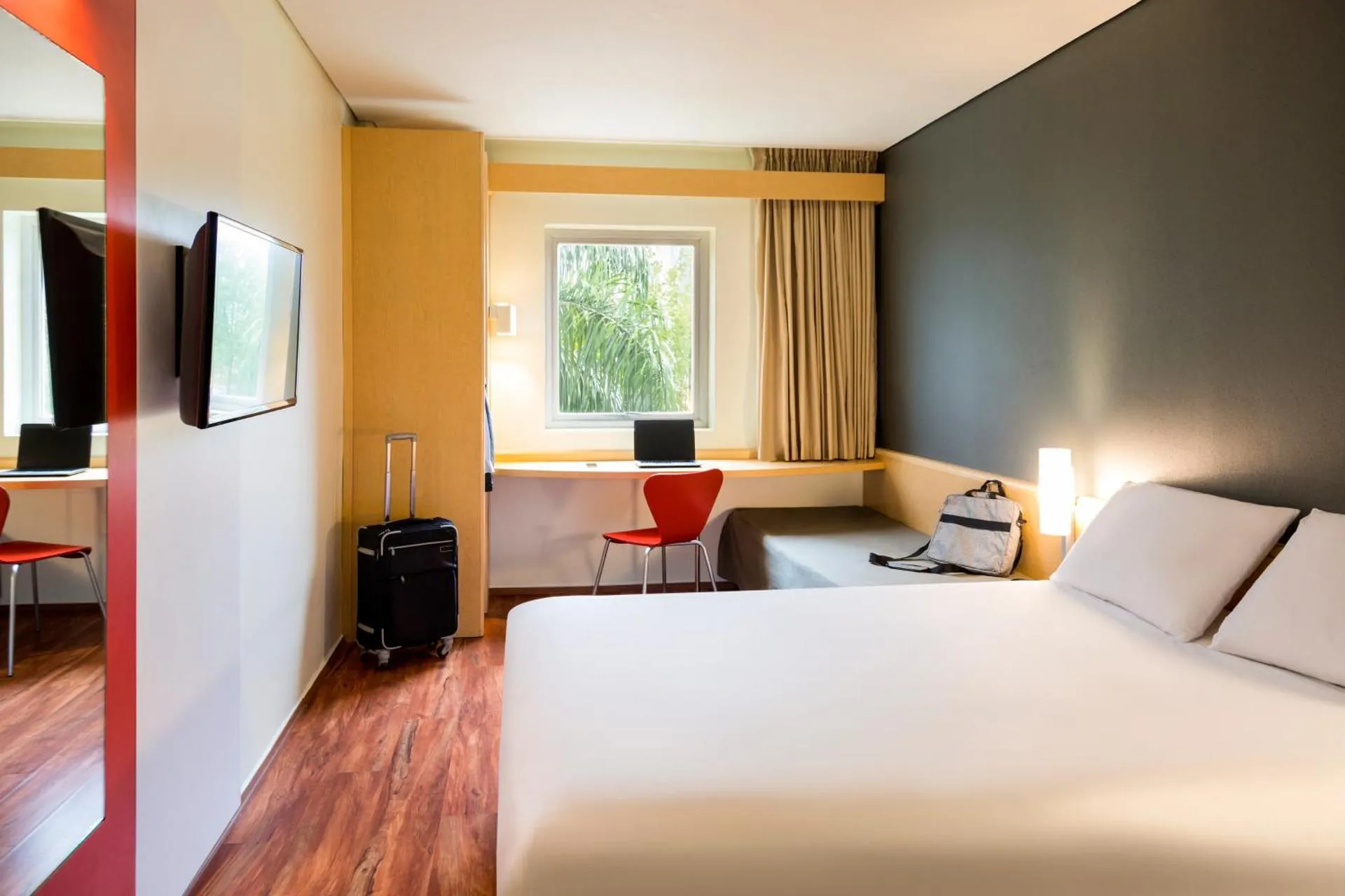 Ibis Monterrey Valle