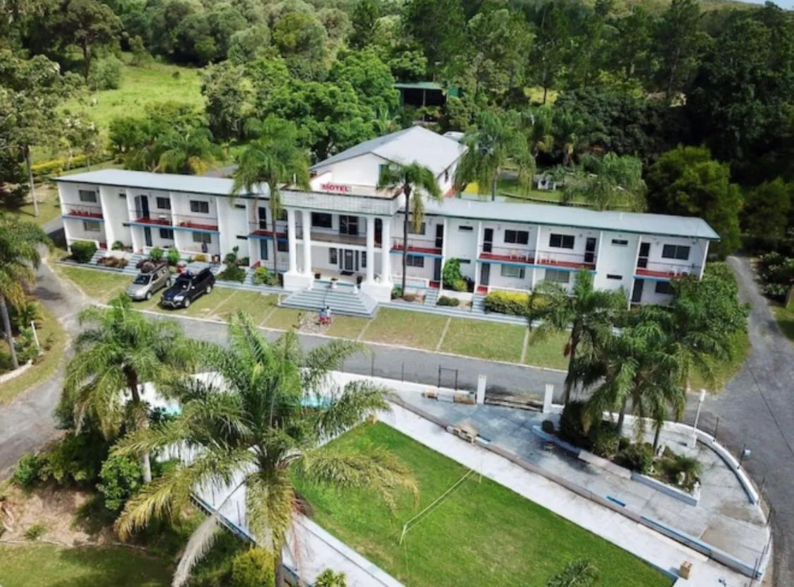 Dog Friendly Aparthotel $Tyndale - $Dukes Retro Retreat Near Yamba