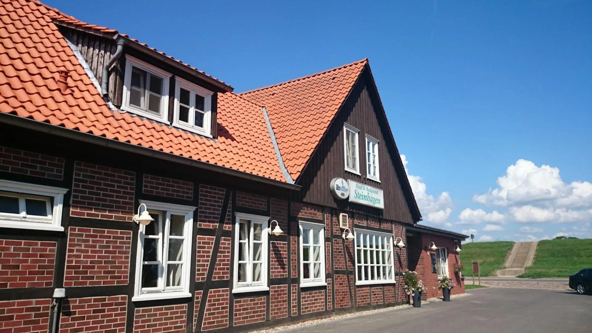 Dog Friendly Hotel $Damnatz - $Hotel Steinhagen