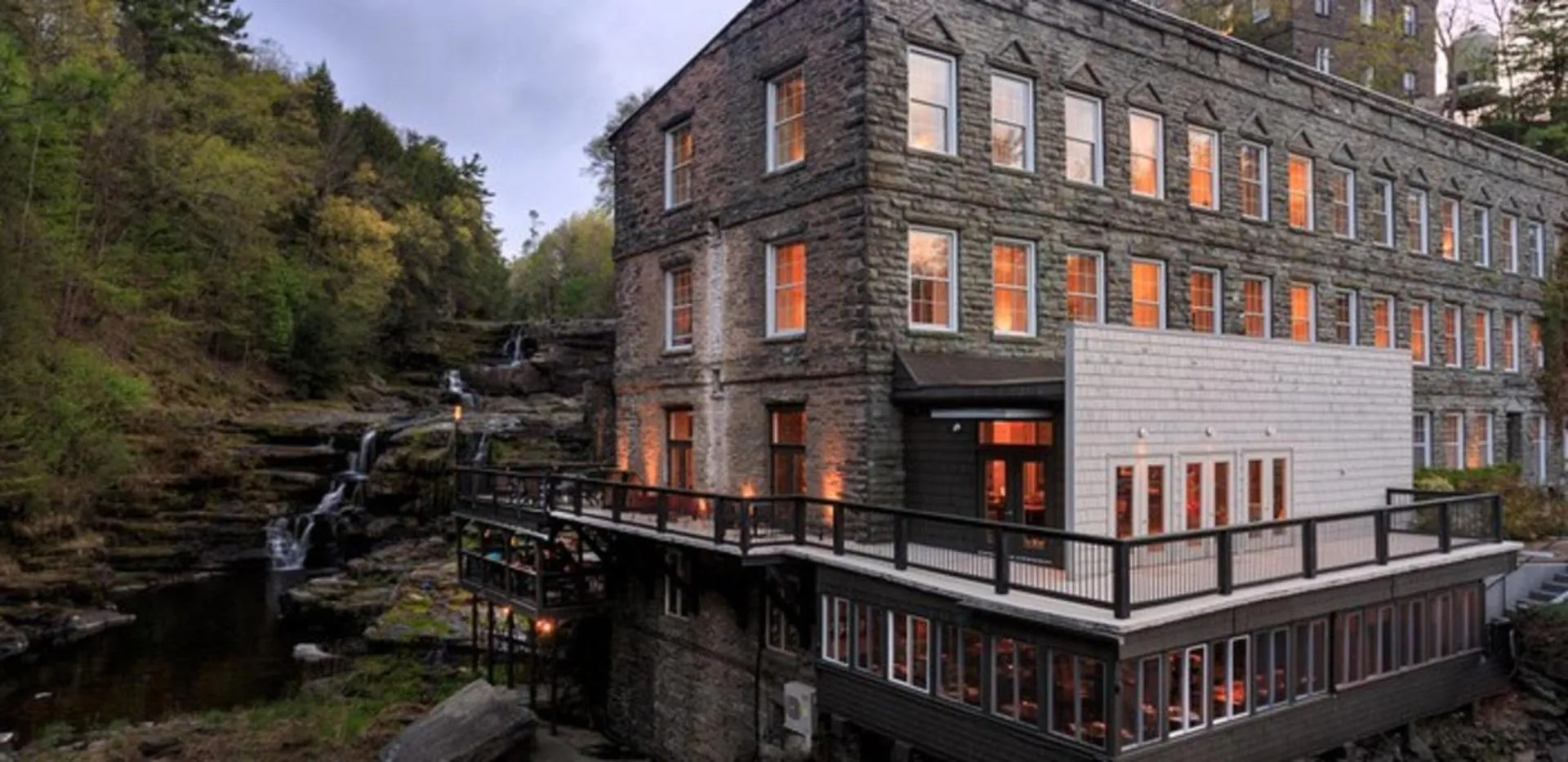 Dog Friendly Hotel $Hawley - $Ledges Hotel