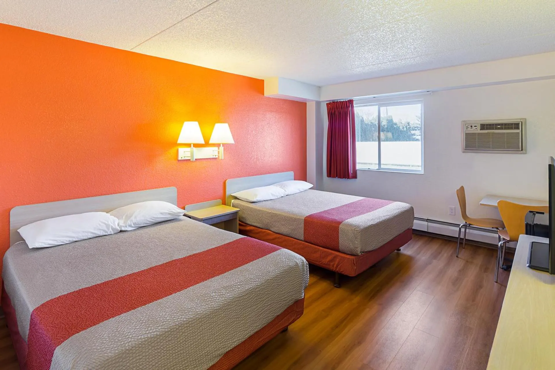 Dog Friendly Hotel $Spokane Valley - $Motel 6-Spokane, WA - East