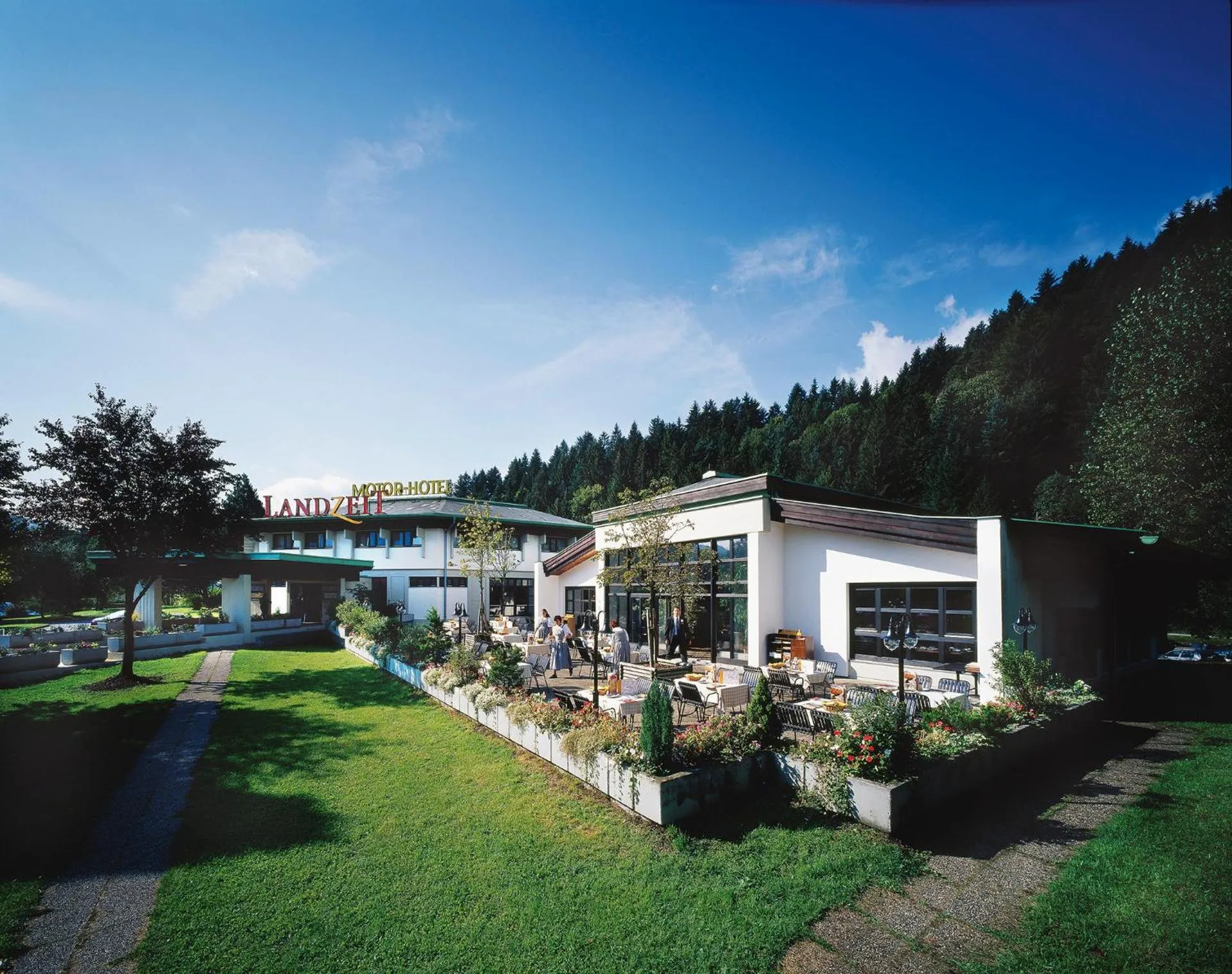 Dog Friendly Inn $Angath - $Landzeit Restaurant Angath