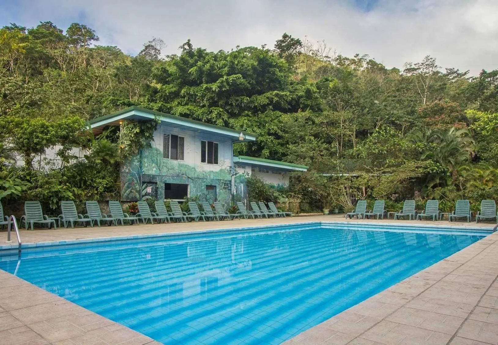 Lands in Love Hotel and Resort