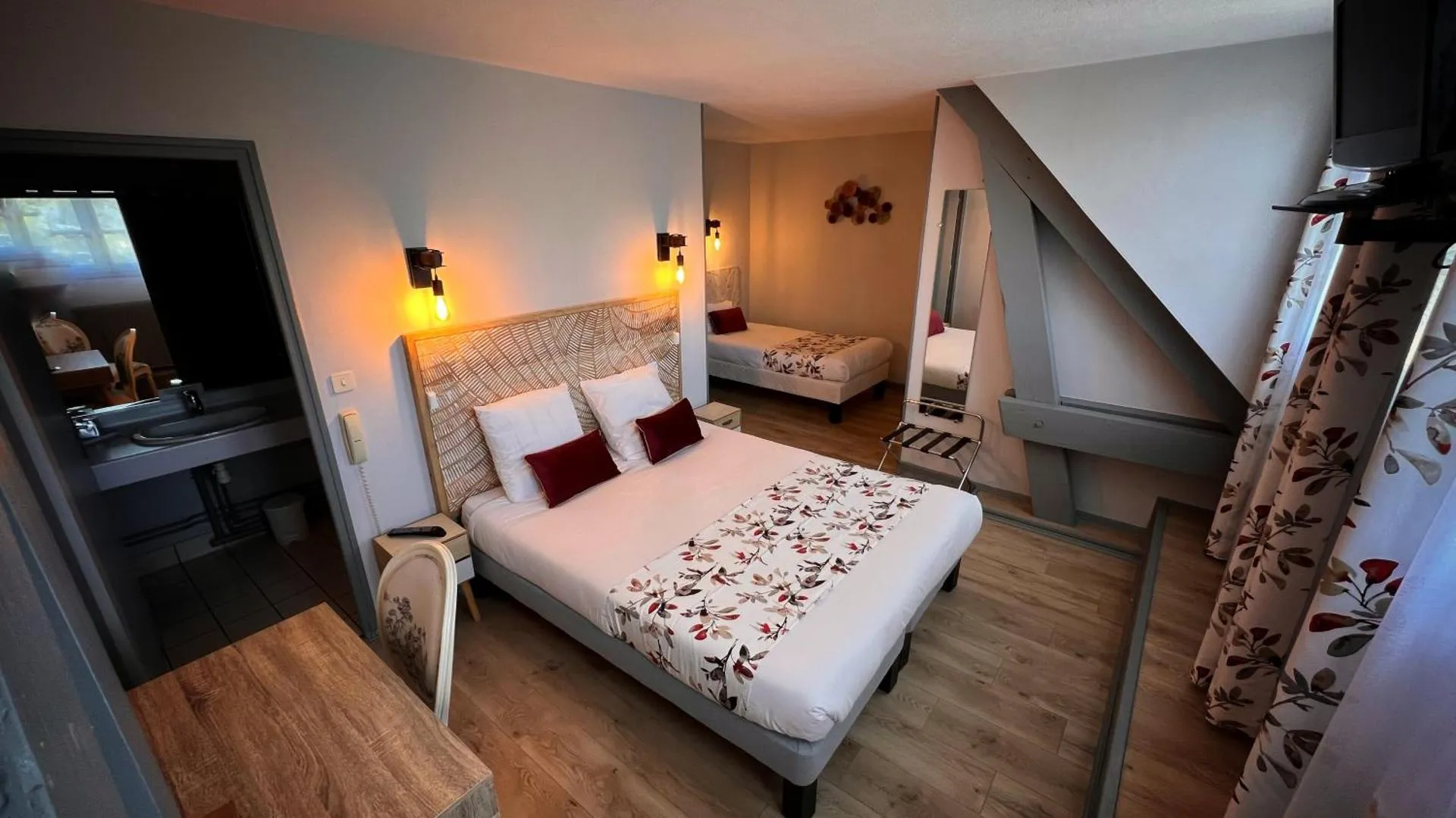 Dog Friendly Hotel $Tarnac - $Hotel des Voyageurs