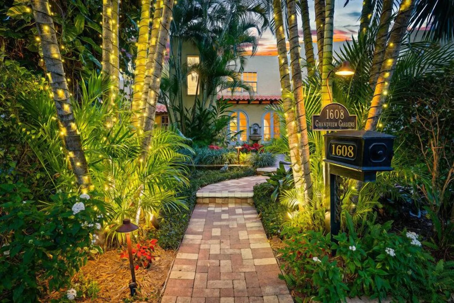 Grandview Gardens interior