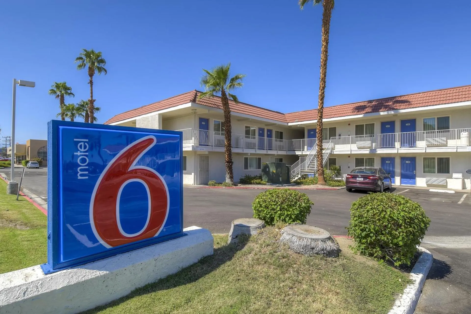 Dog Friendly Hotel $Rancho Mirage - $Motel 6-Rancho Mirage, CA - Palm Springs
