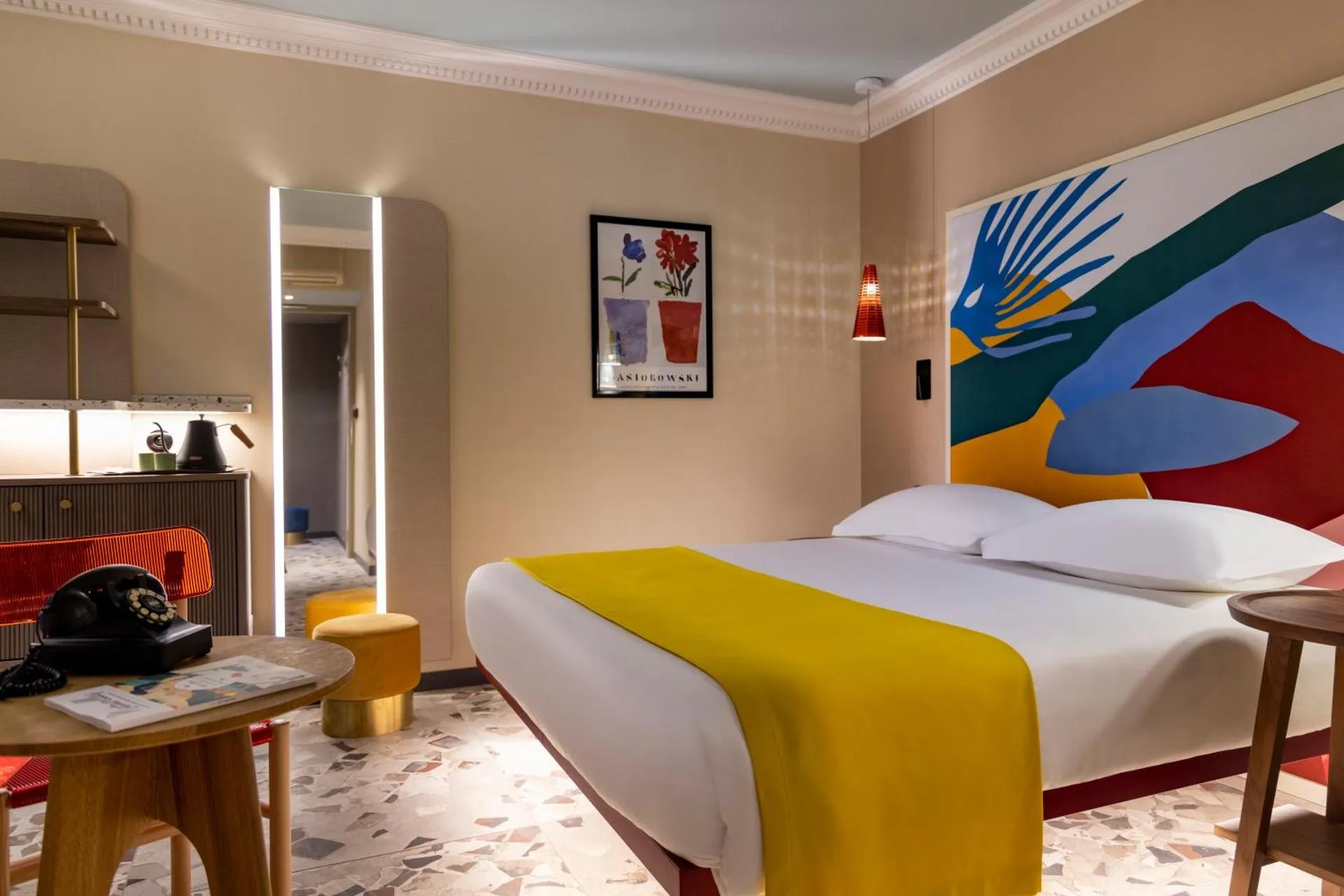 Dog Friendly Hotel $Paris - $Hôtel De La Paix