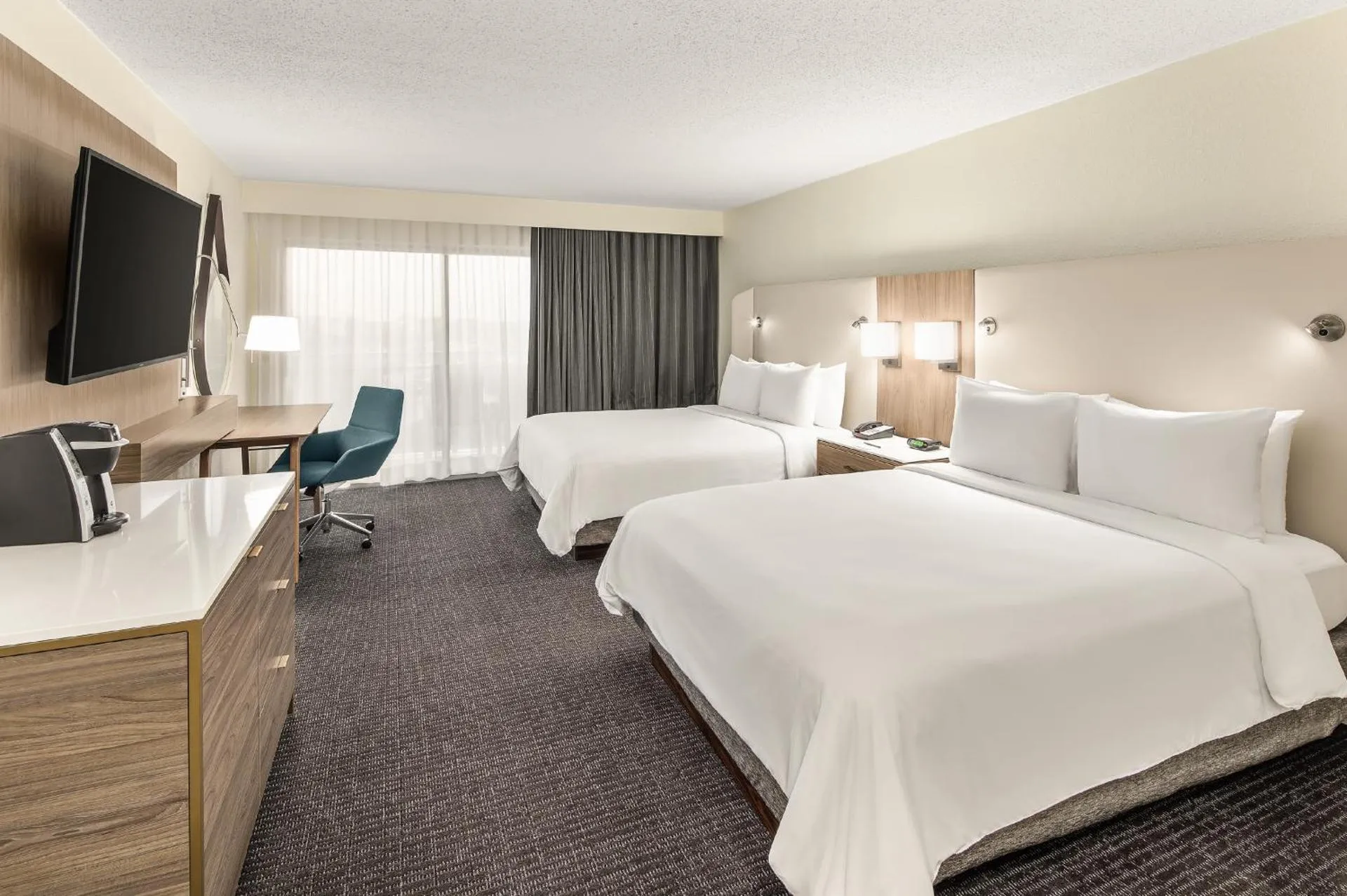 Dog Friendly Hotel $Orlando - $Crowne Plaza Orlando - Lake Buena Vista, an IHG Hotel