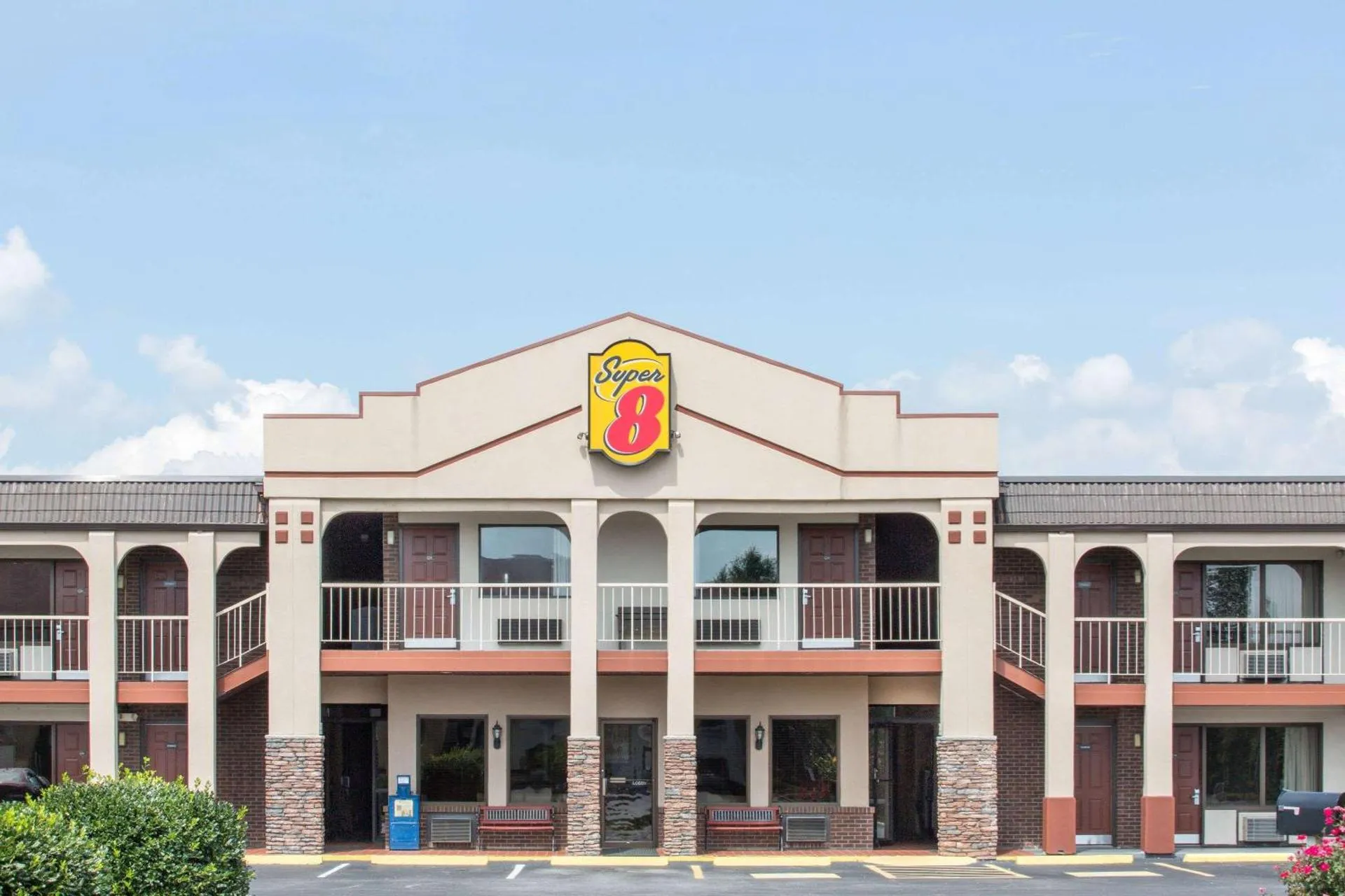 Dog Friendly Hotel $Wytheville - $Super 8 by Wyndham Wytheville