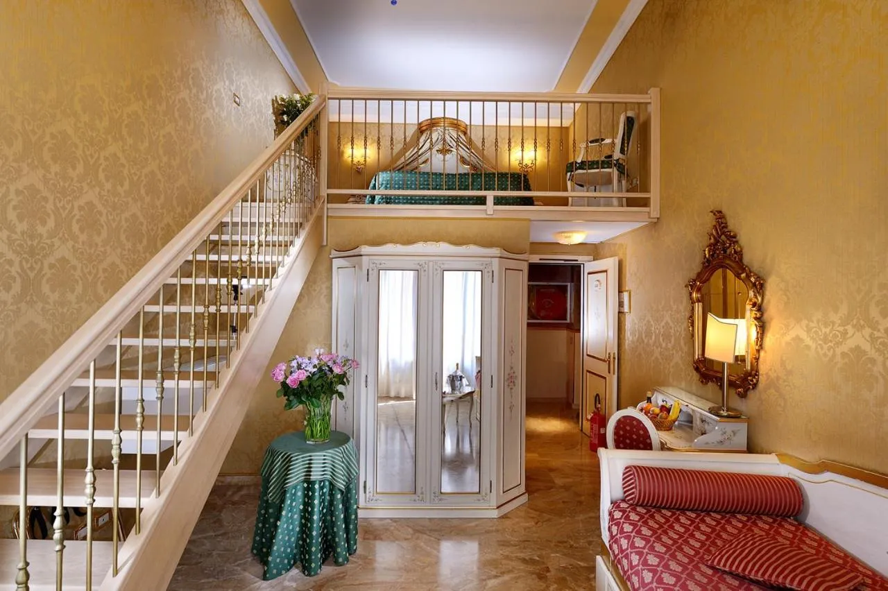 Dog Friendly Hotel $Venice - $Hotel Canaletto