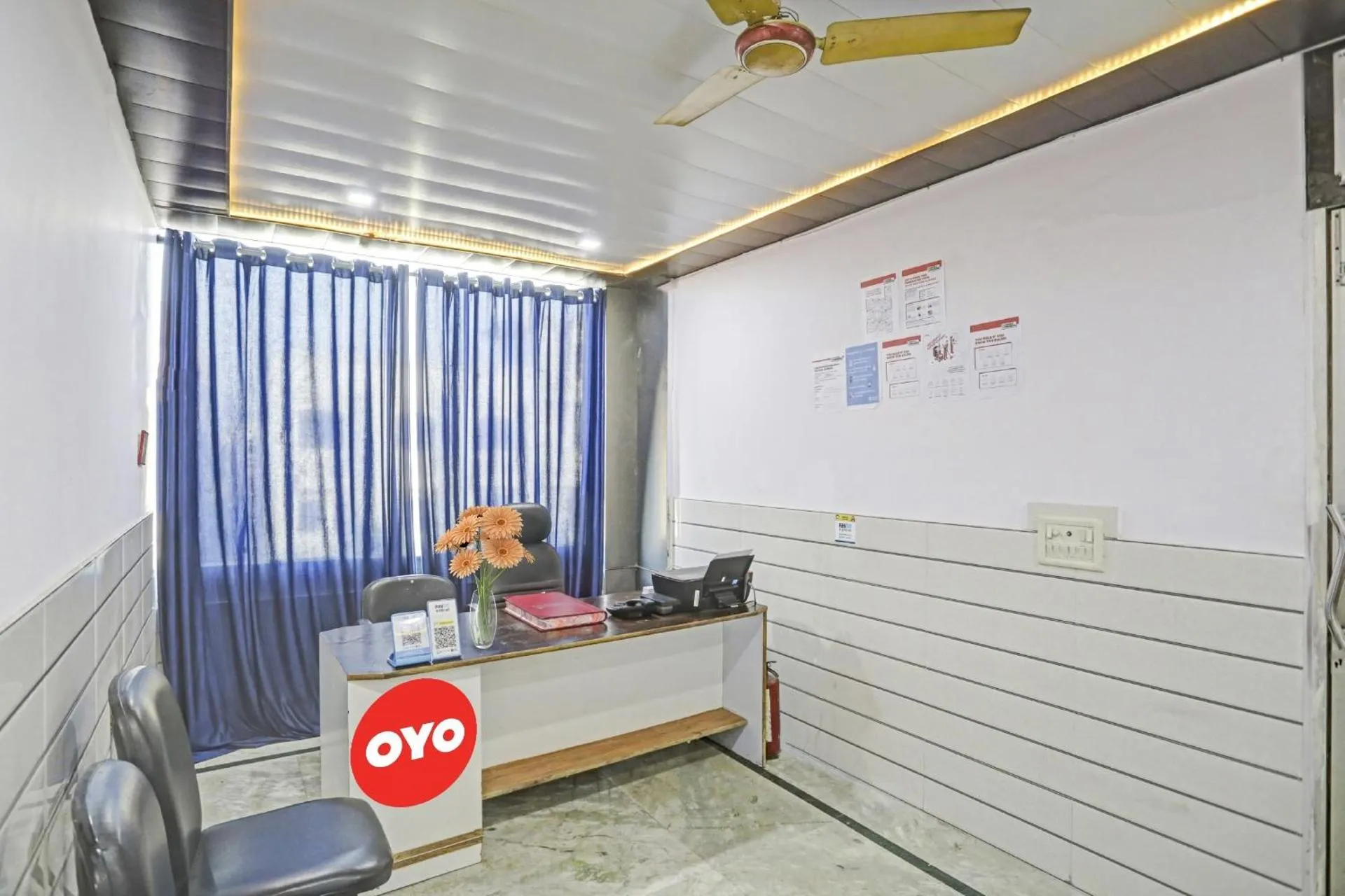OYO 88120 Hotel Atharv
