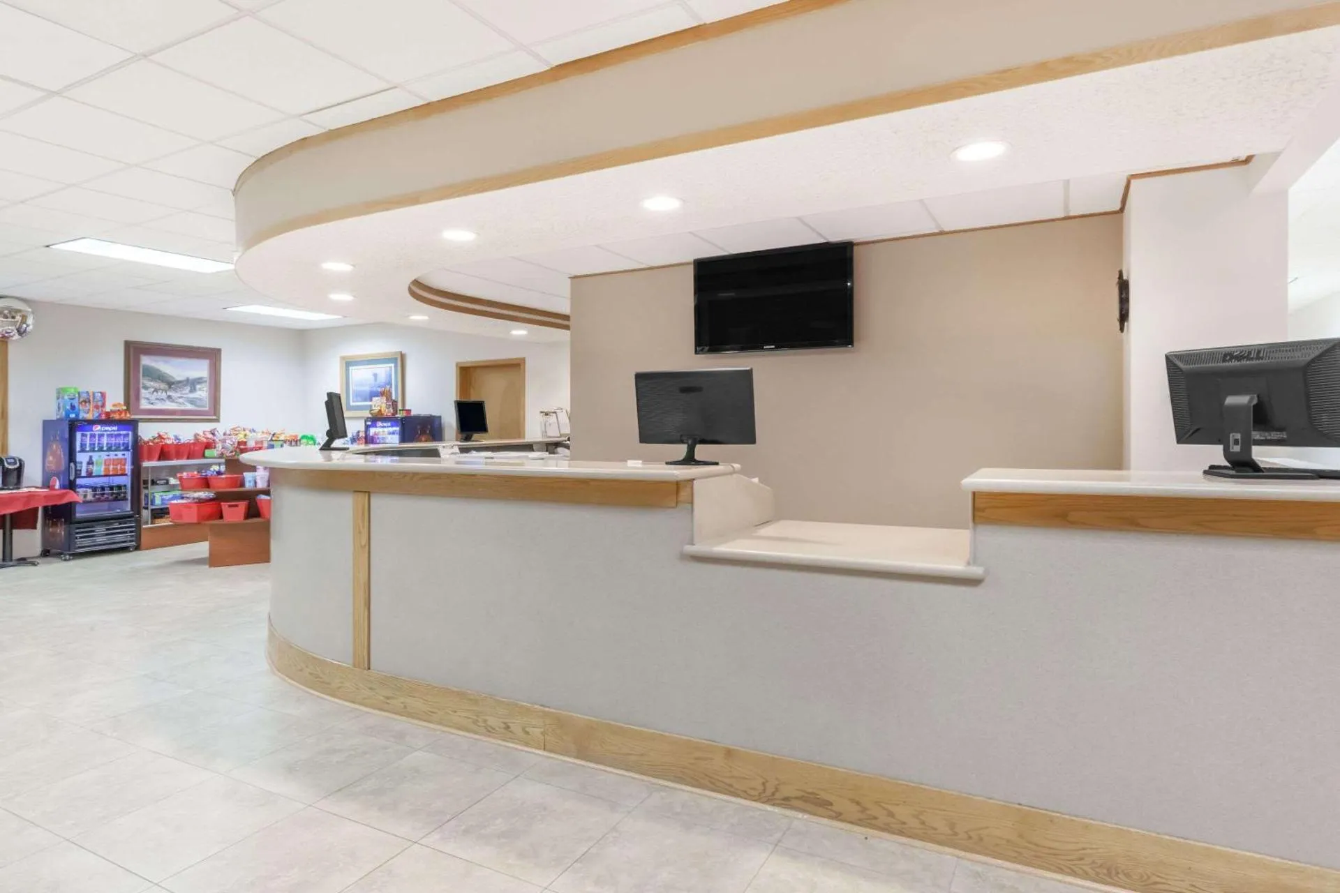 Dog Friendly Hotel $Grayling - $Ramada by Wyndham Grayling Hotel & Conference Center