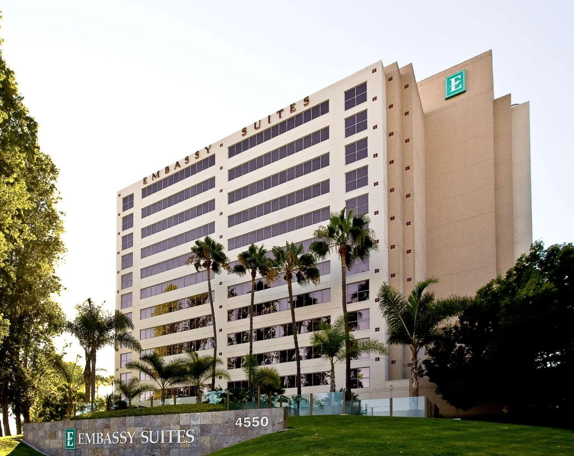 Dog Friendly Hotel $San Diego - $Embassy Suites by Hilton San Diego La Jolla