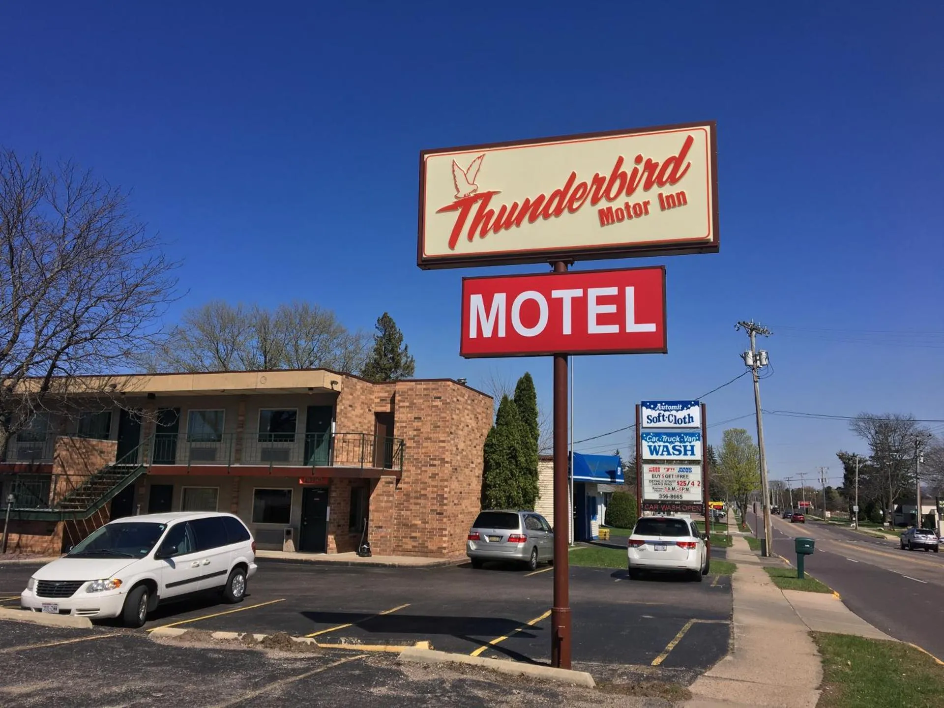 Thunderbird Motor Inn