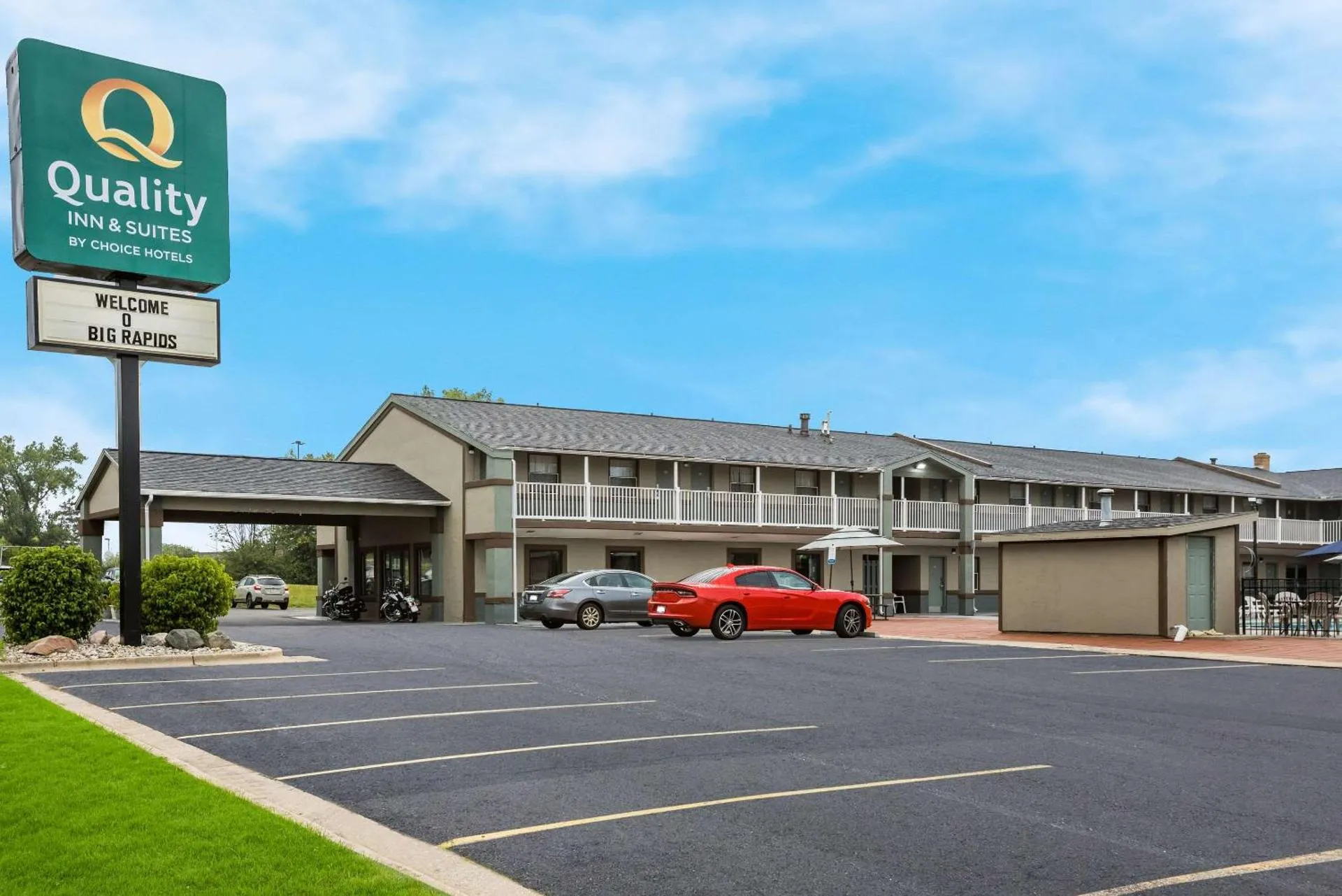 Dog Friendly Hotel $Big Rapids - $Quality Inn & Suites Big Rapids