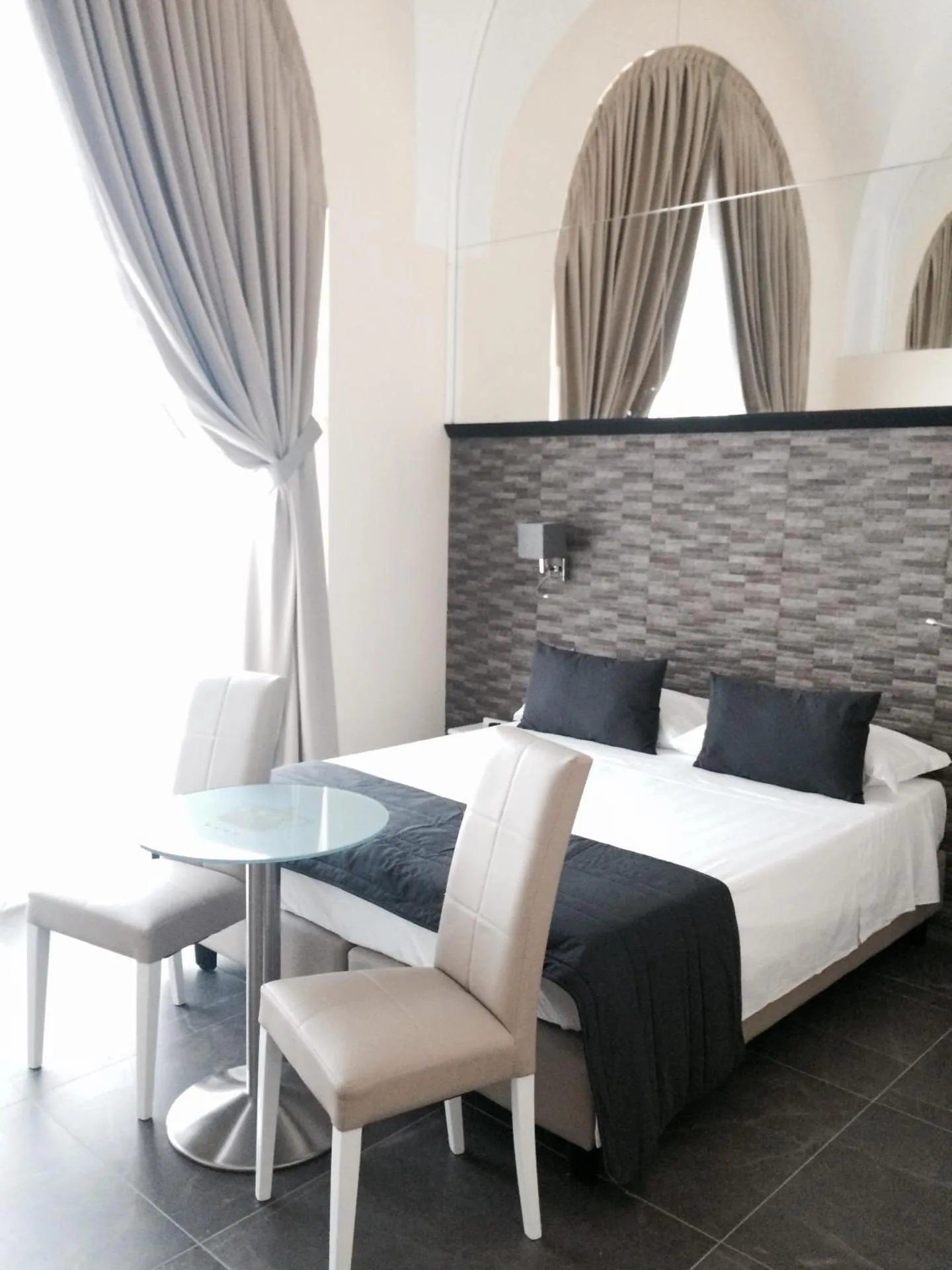 Dog Friendly Hotel $Naples - $Art Resort Piazza Carita'