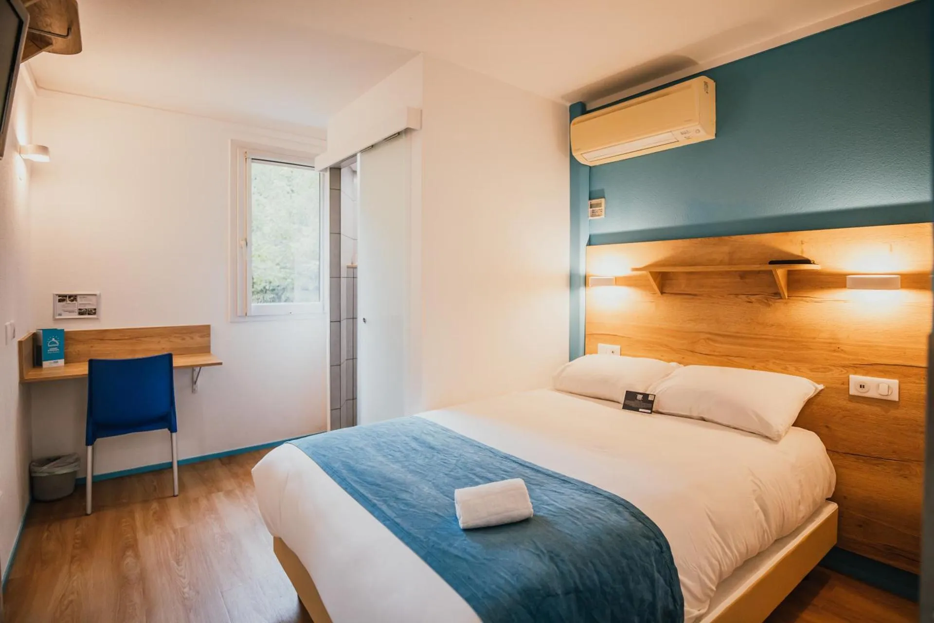 Dog Friendly Hotel $Lormont - $Kyriad Direct Bordeaux Est Lormont