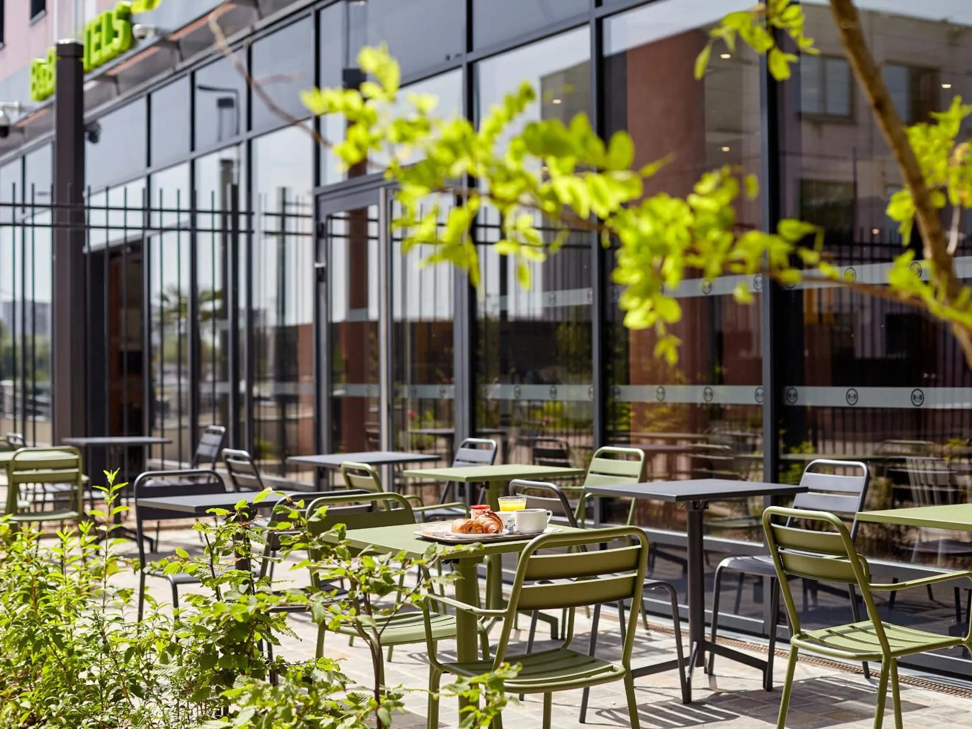 Dog Friendly Hotel $Argenteuil - $B&B HOTEL Argenteuil