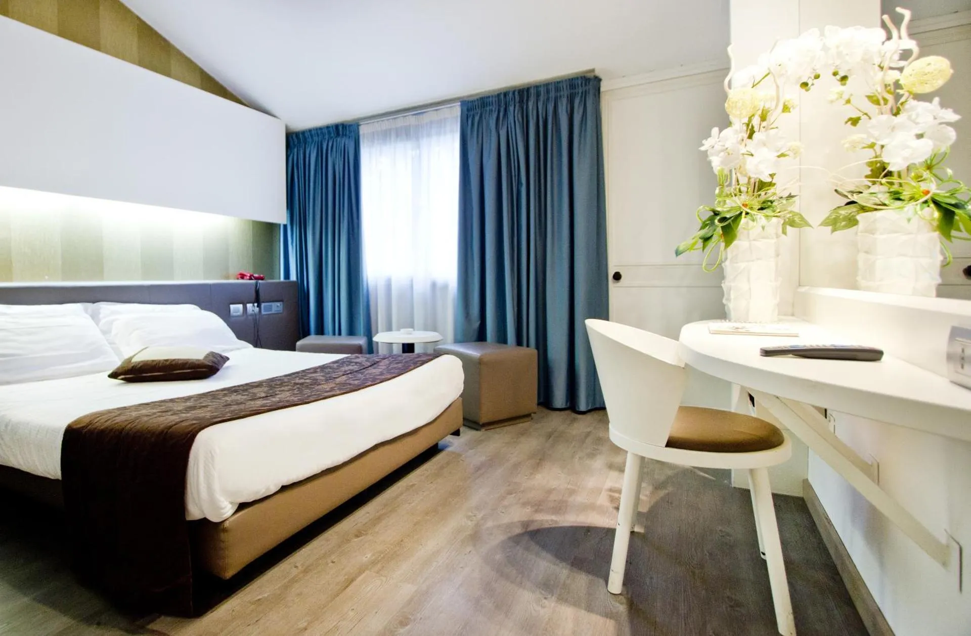 Dog Friendly Hotel $Vergiate - $Green Hotel Motel