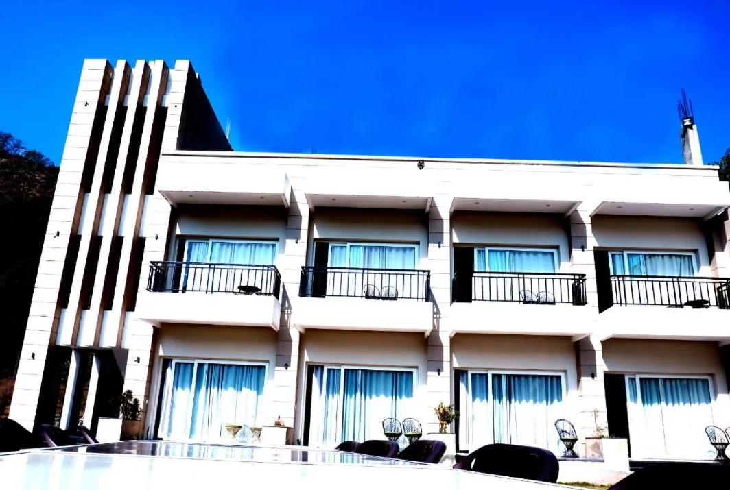 Royal Suites by Park Tree, Chakki Mor