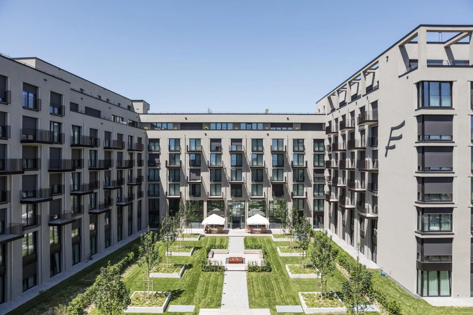 Dog Friendly Aparthotel $Munich - $THE FLAG München M.