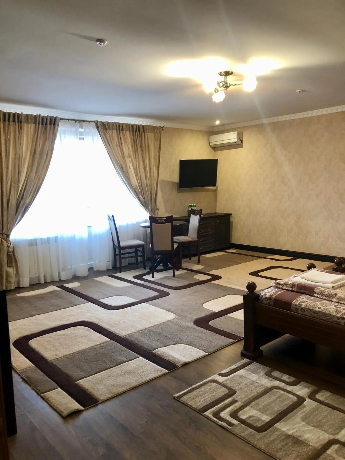Dog Friendly Hotel $Svalyava - $Hotel Ashad