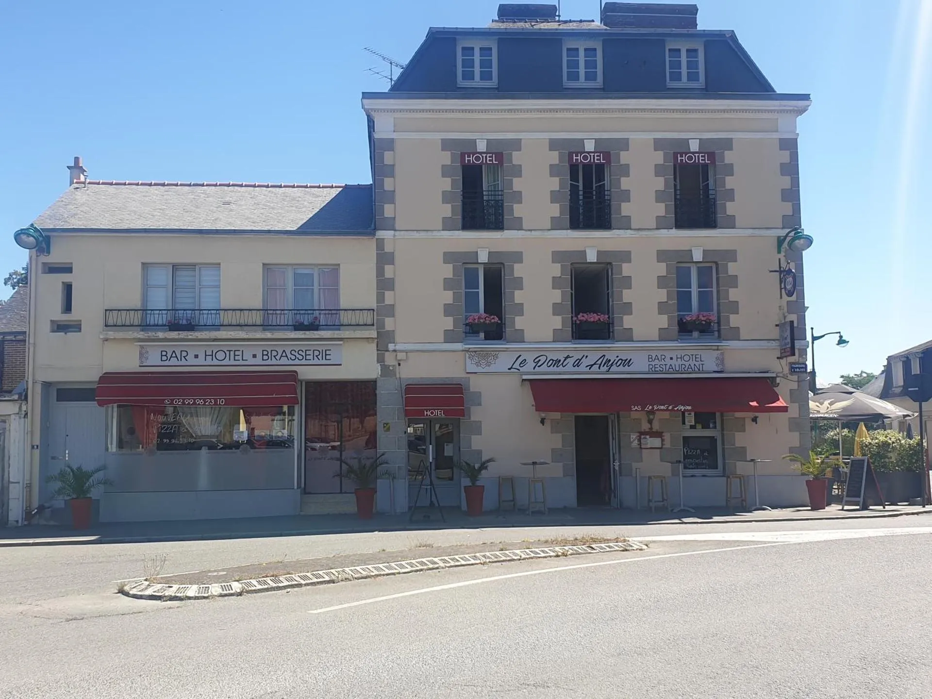 Hotel brasserie le pont d'anjou