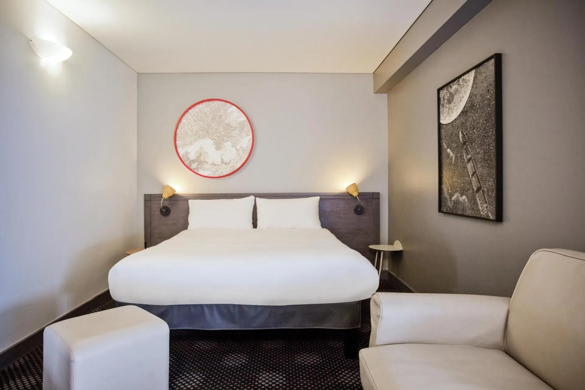 Dog Friendly Hotel $Montreuil - $ibis Styles Paris Mairie de Montreuil