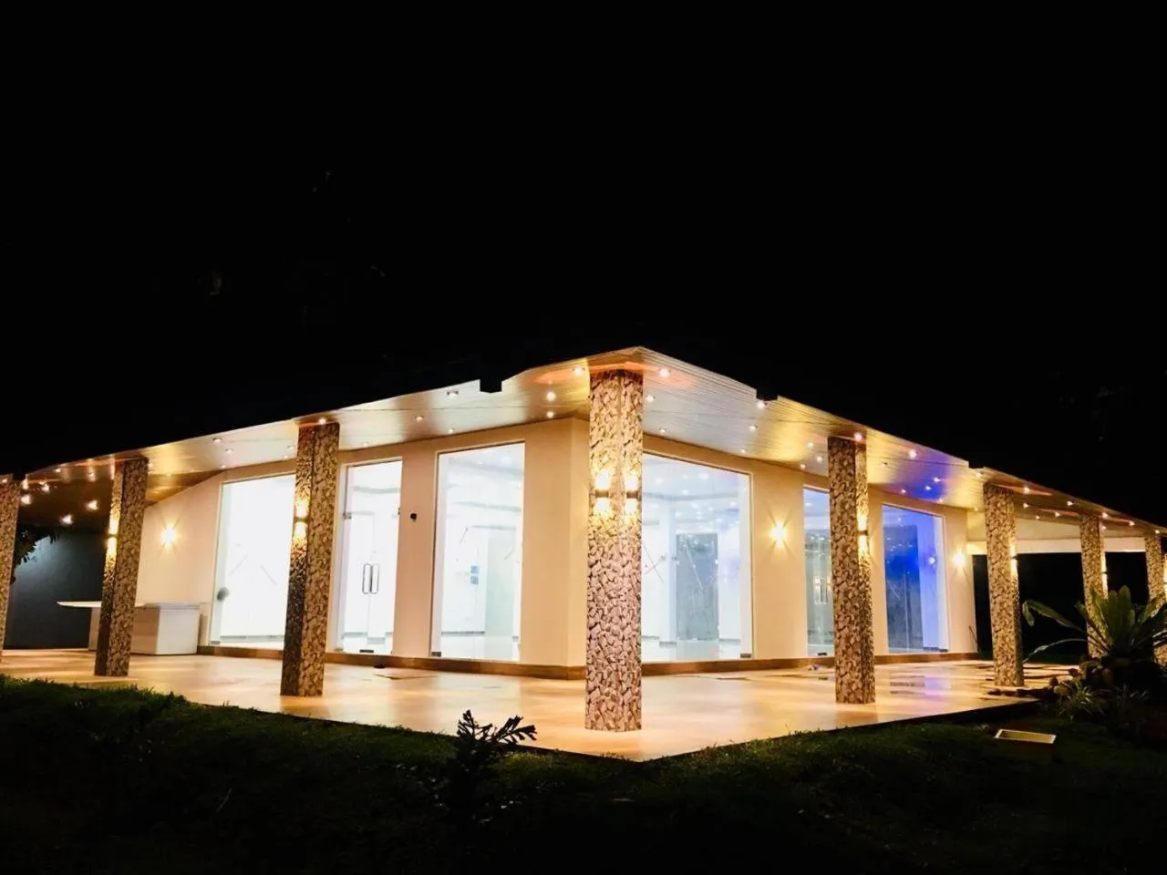 Methu Green Mount Hotel