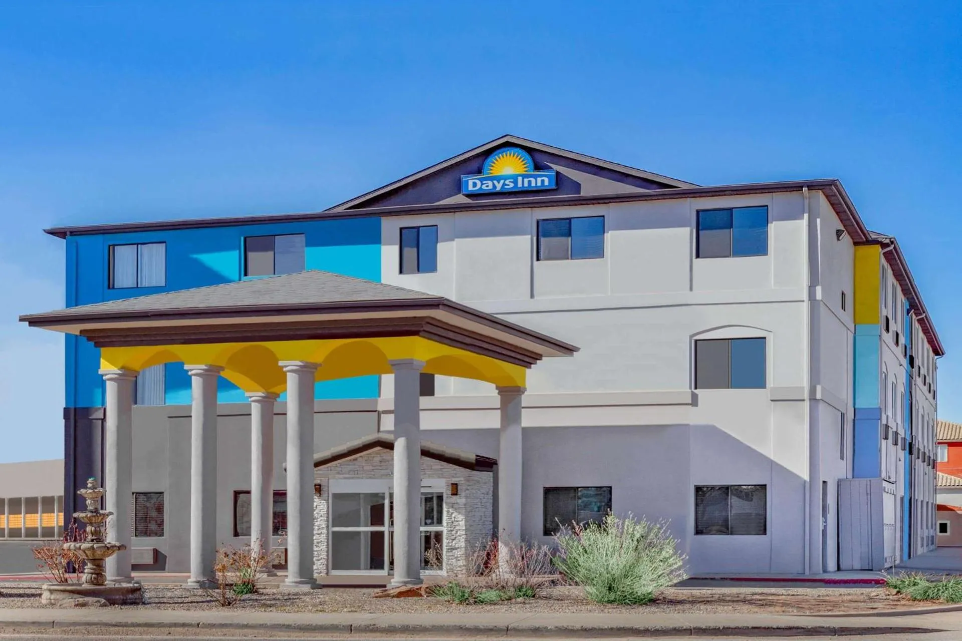 Dog Friendly Hotel $Bernalillo - $Days Inn by Wyndham Bernalillo