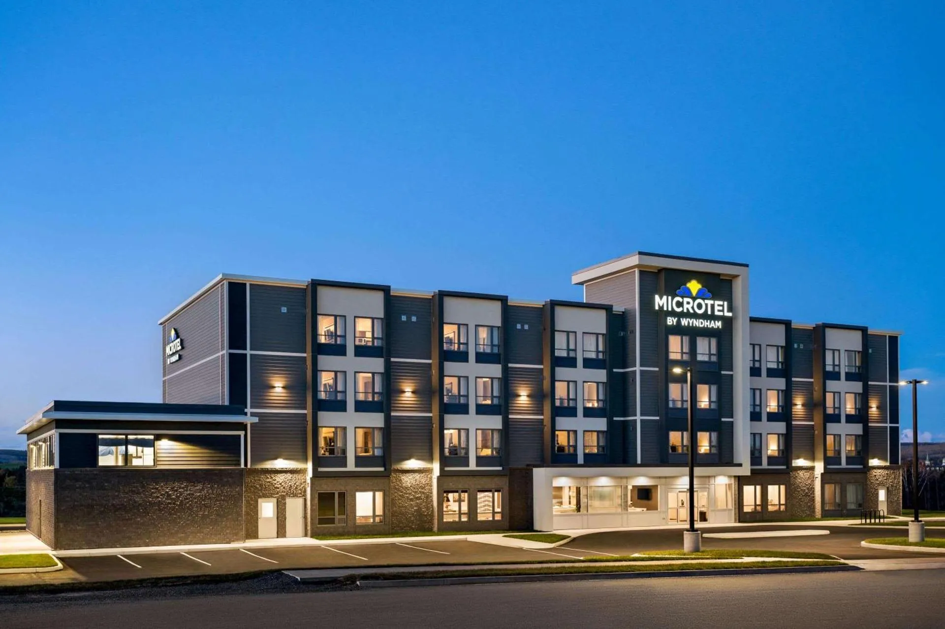Microtel Inn & Suites interior