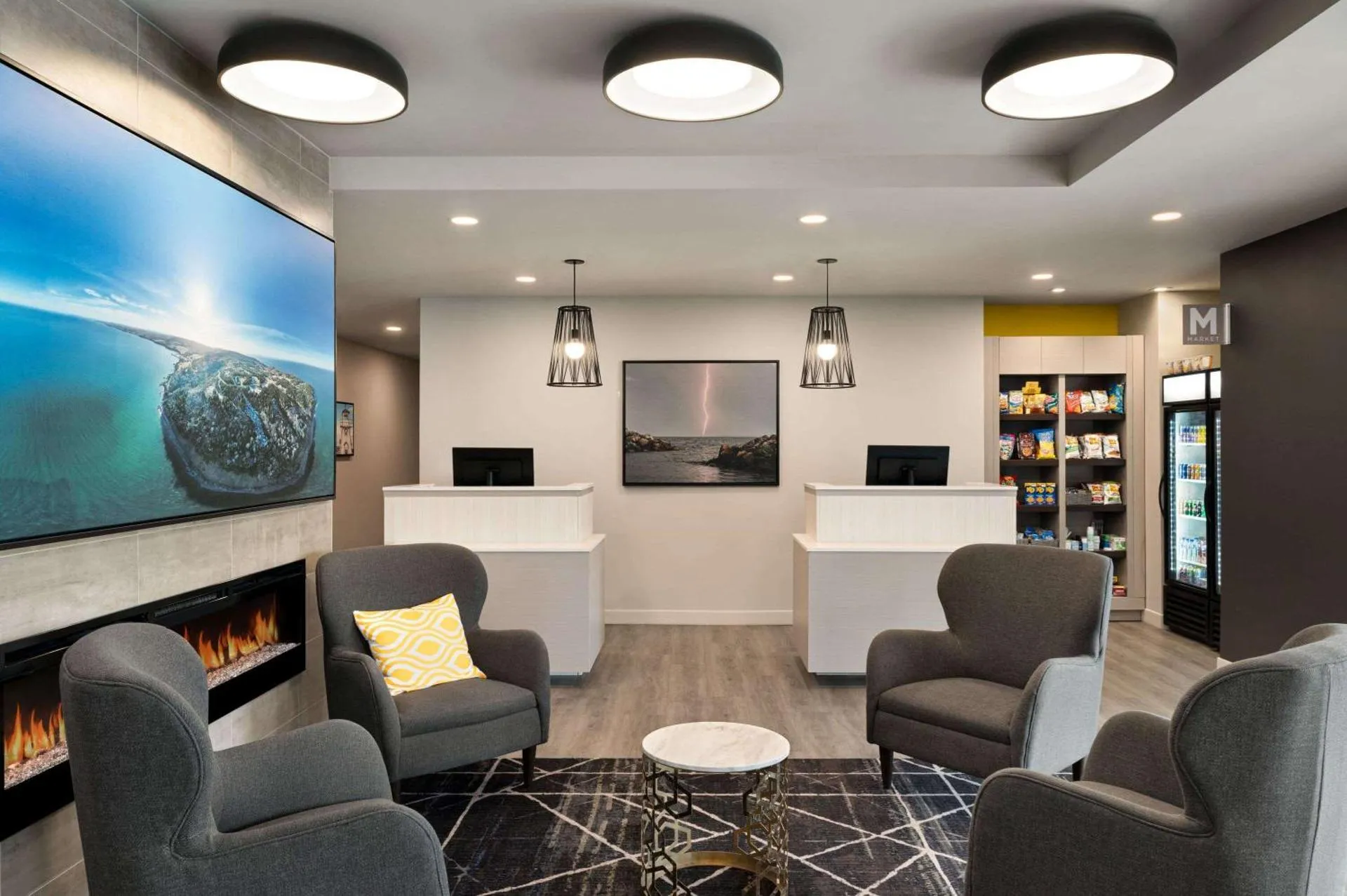 Microtel Inn & Suites interior