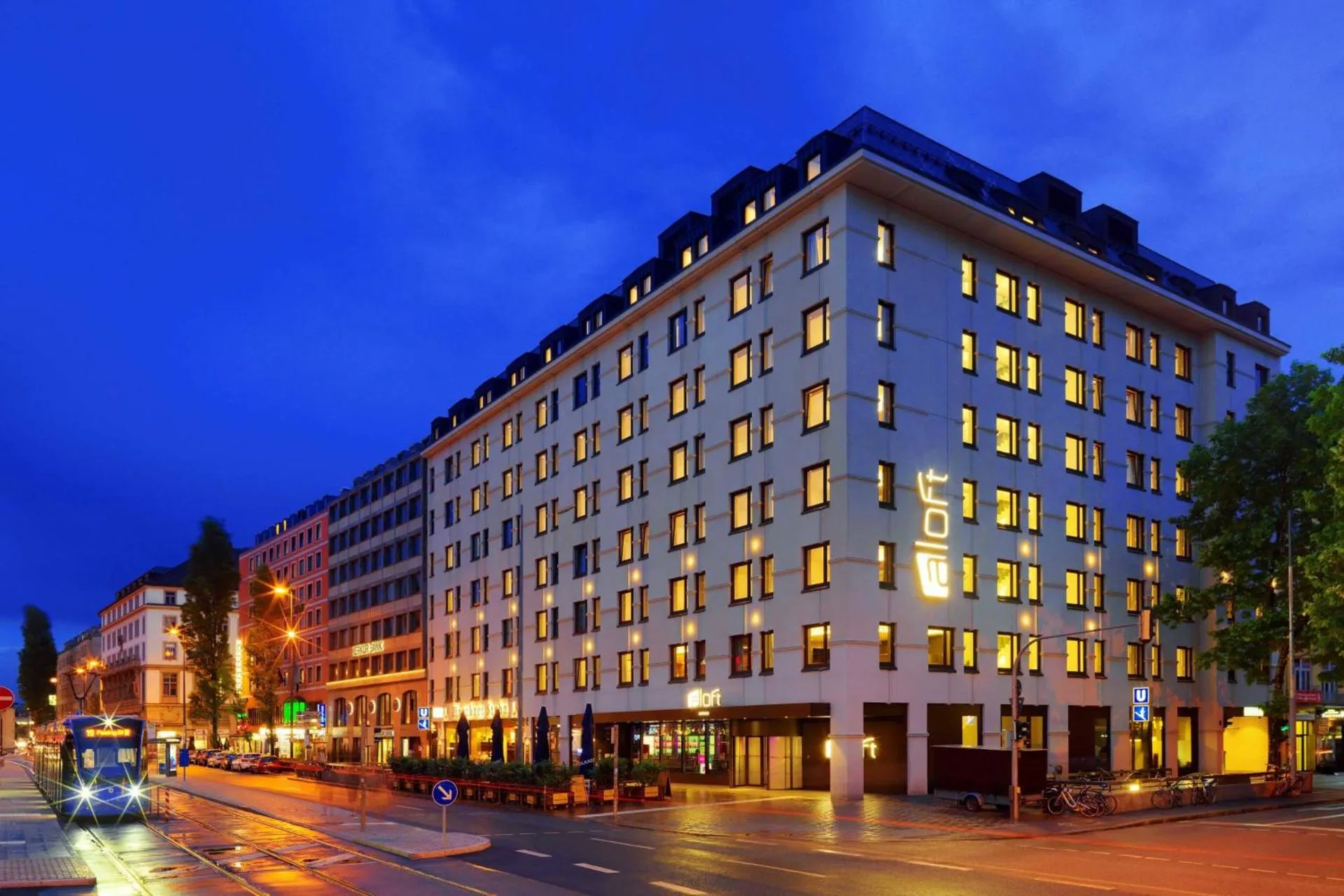 Dog Friendly Hotel $Munich - $Aloft München