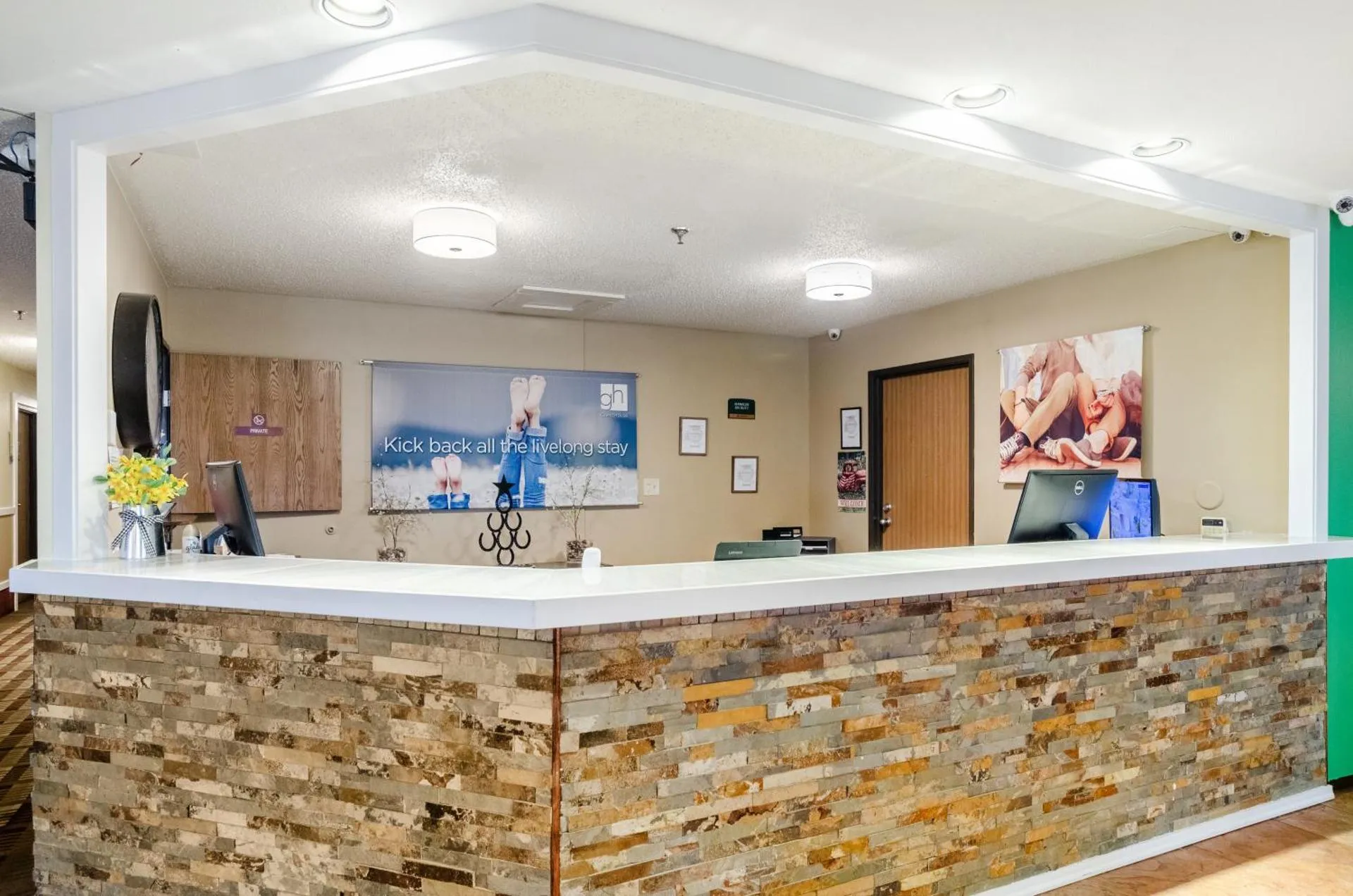 Dog Friendly Hotel $Cheyenne - $Cheyenne Guest Inn