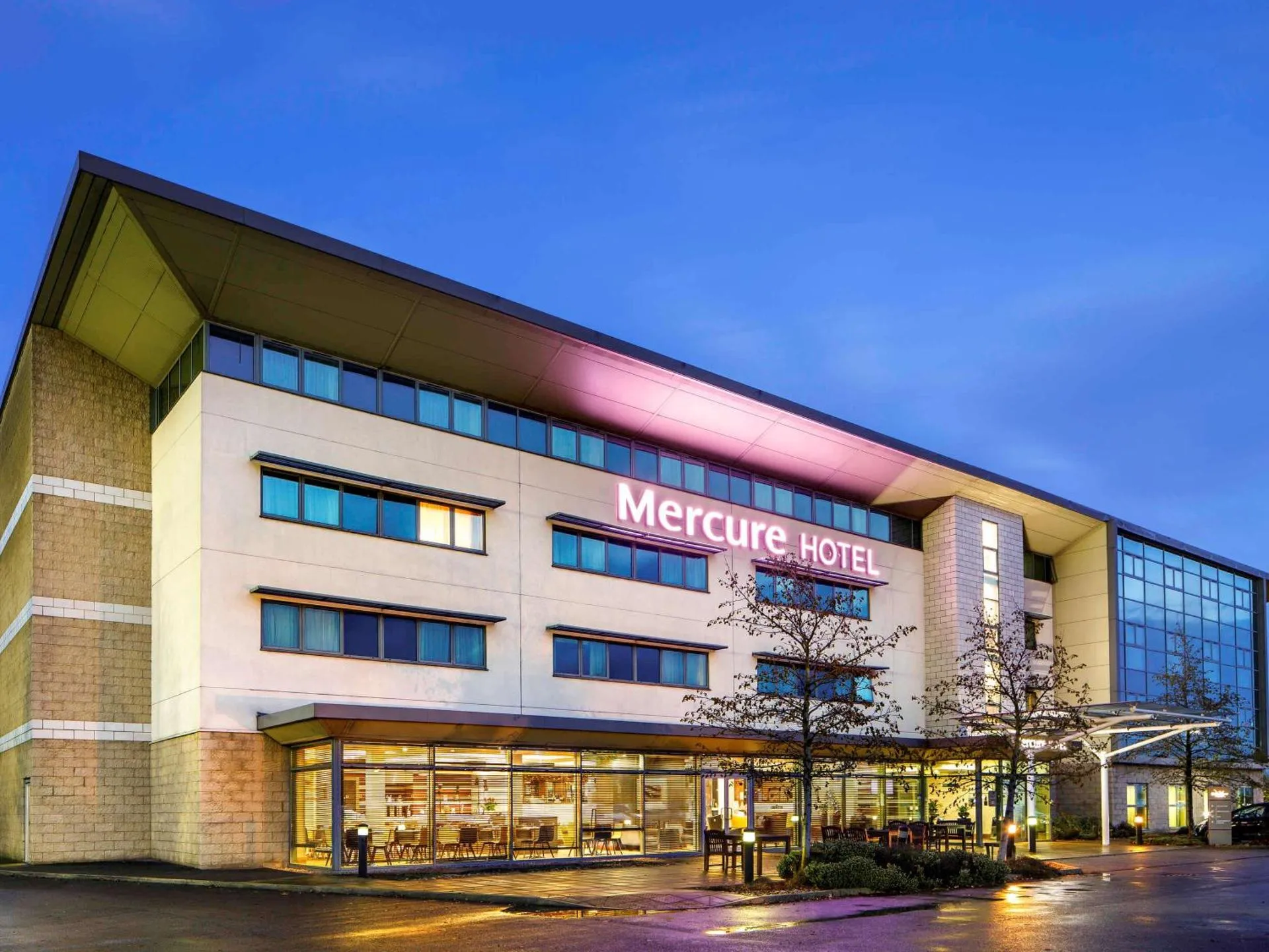 Dog Friendly Hotel $Rotherham - $Mercure Sheffield Parkway