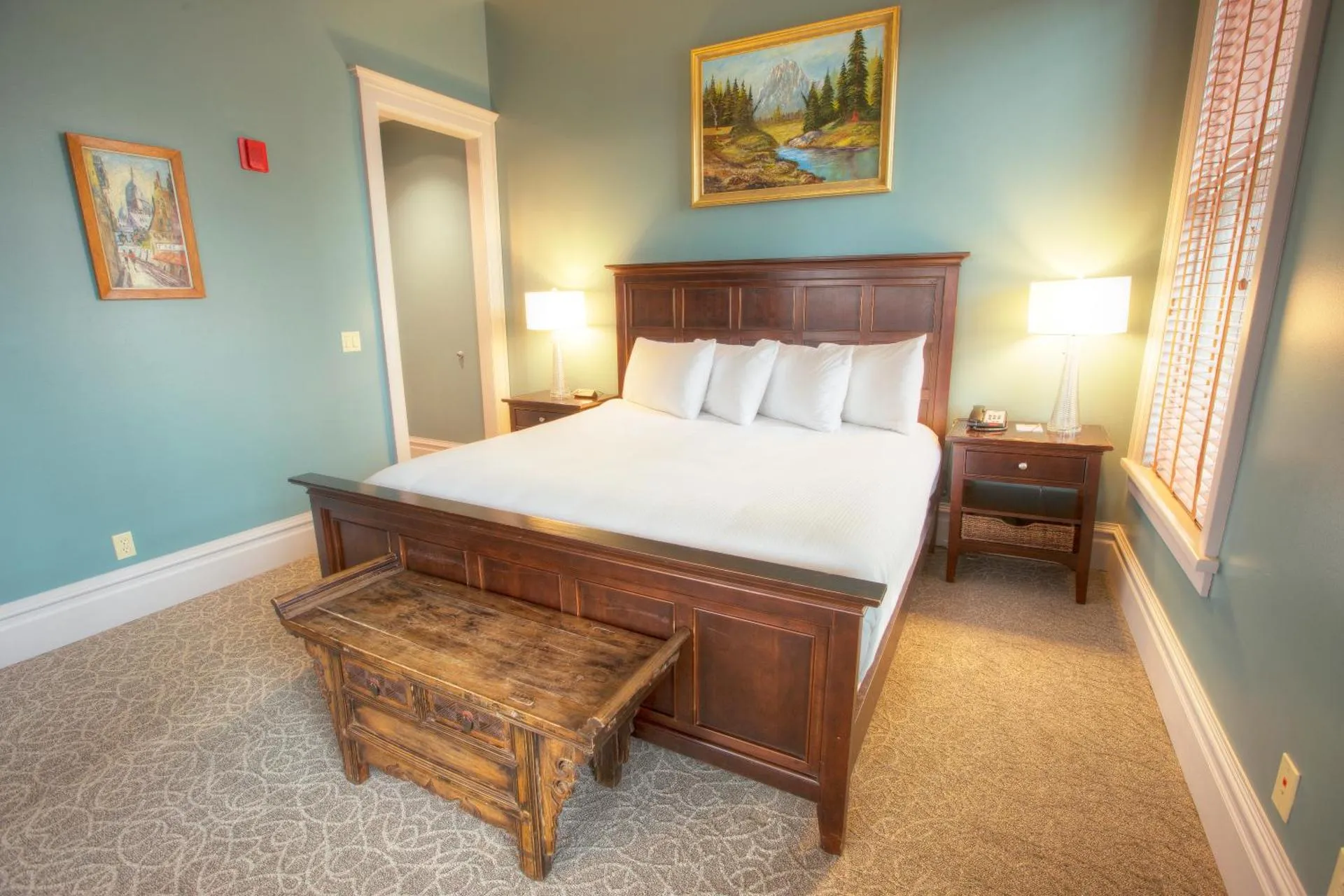 Montvale Hotel