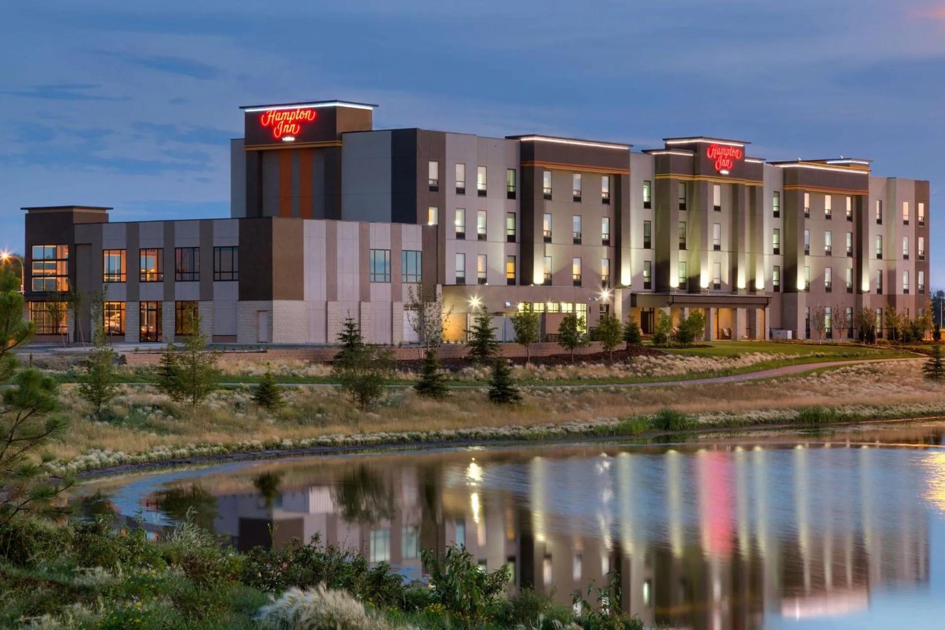 Dog Friendly Hotel $Sherwood Park - $Hampton Inn by Hilton Edmonton/Sherwood Park