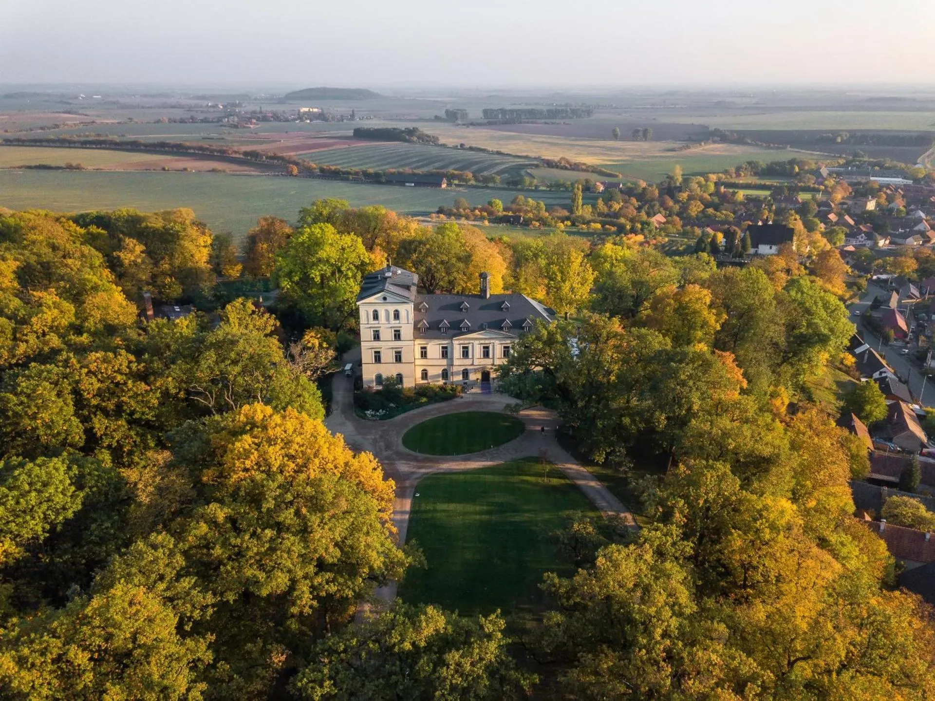 Dog Friendly Hotel $Mcely - $Chateau Mcely